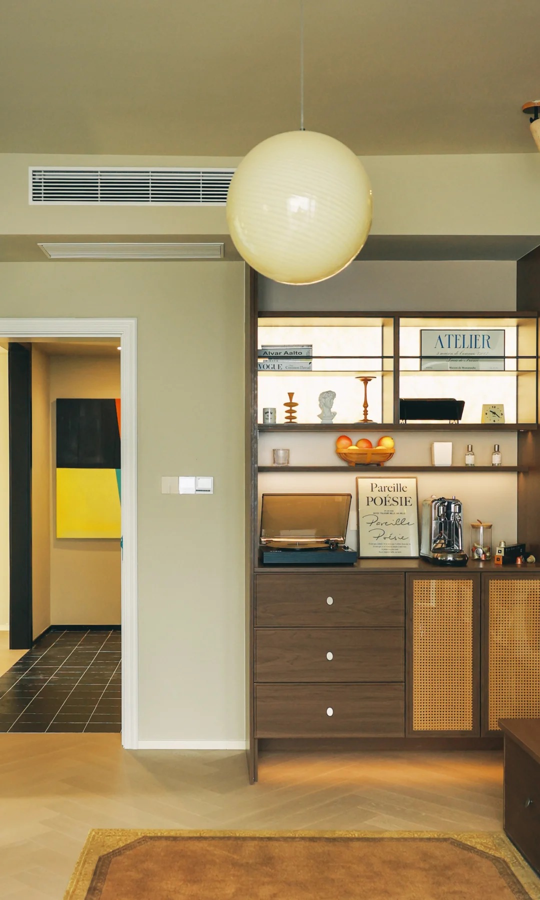 Một số góc trong nhà, anh chàng chú trọng đầu tư decor, nội thất theo sở thích.