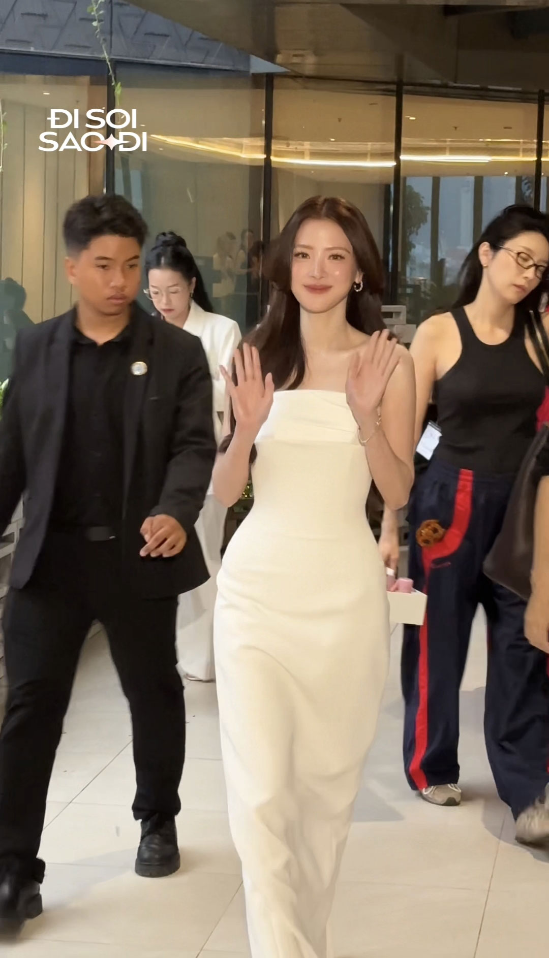 Chi Pu ngang hàng nhan sắc với Baifern