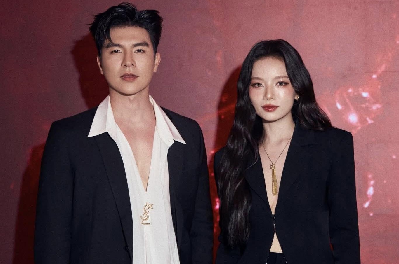 Phát hiện Steven Nguyễn mắt dán chặt vào 1 mỹ nhân, miệng khen quá đẹp: Netizen quả quyết “yêu từ phim ra đời”