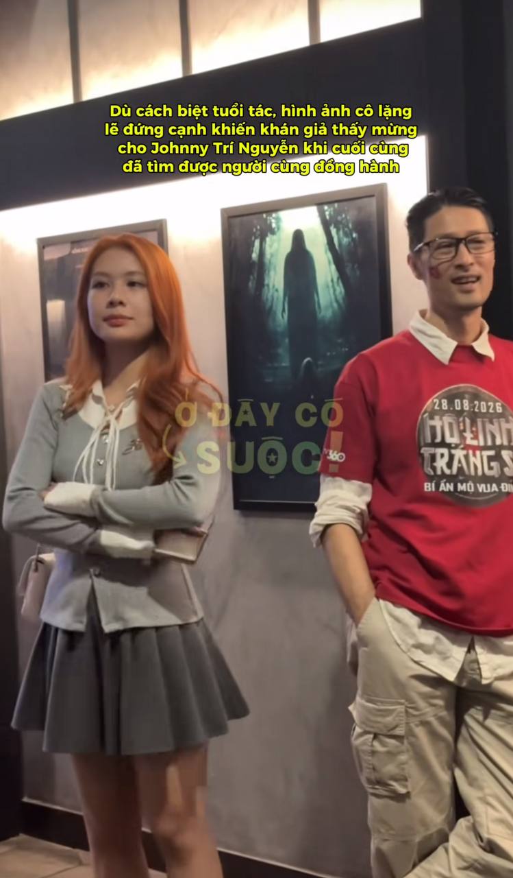 Chỉ một ngày sau đó, cả hai vẫn đi cinetour với nhau. Ảnh: Ở đây có suộc.