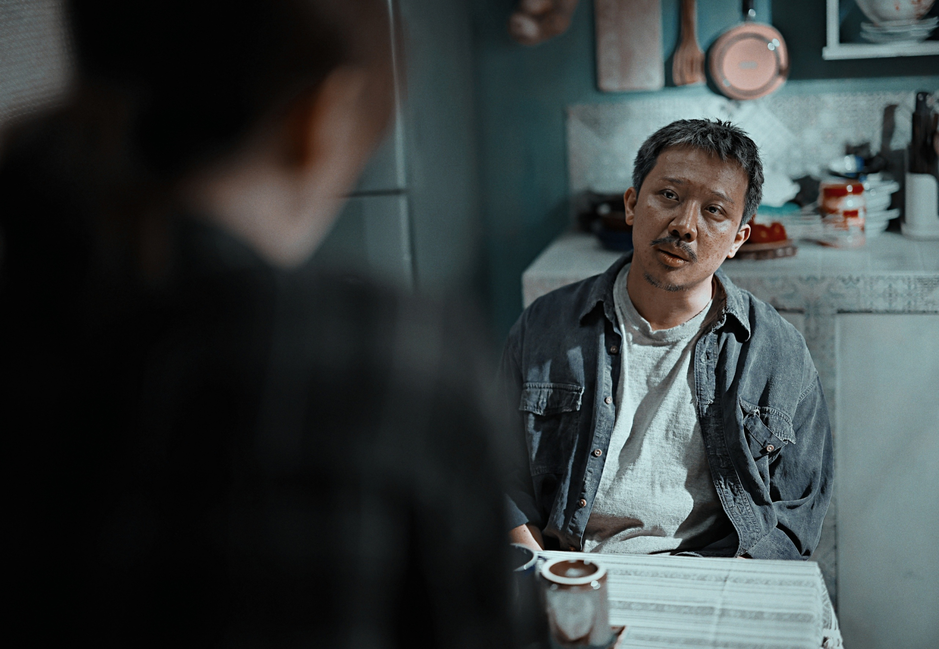 Nam diễn viên Việt duy nhất đóng liên tiếp 8 phim trăm tỷ: Tài năng đỉnh cao chấp mọi scandal, muốn đứt chuỗi cũng khó