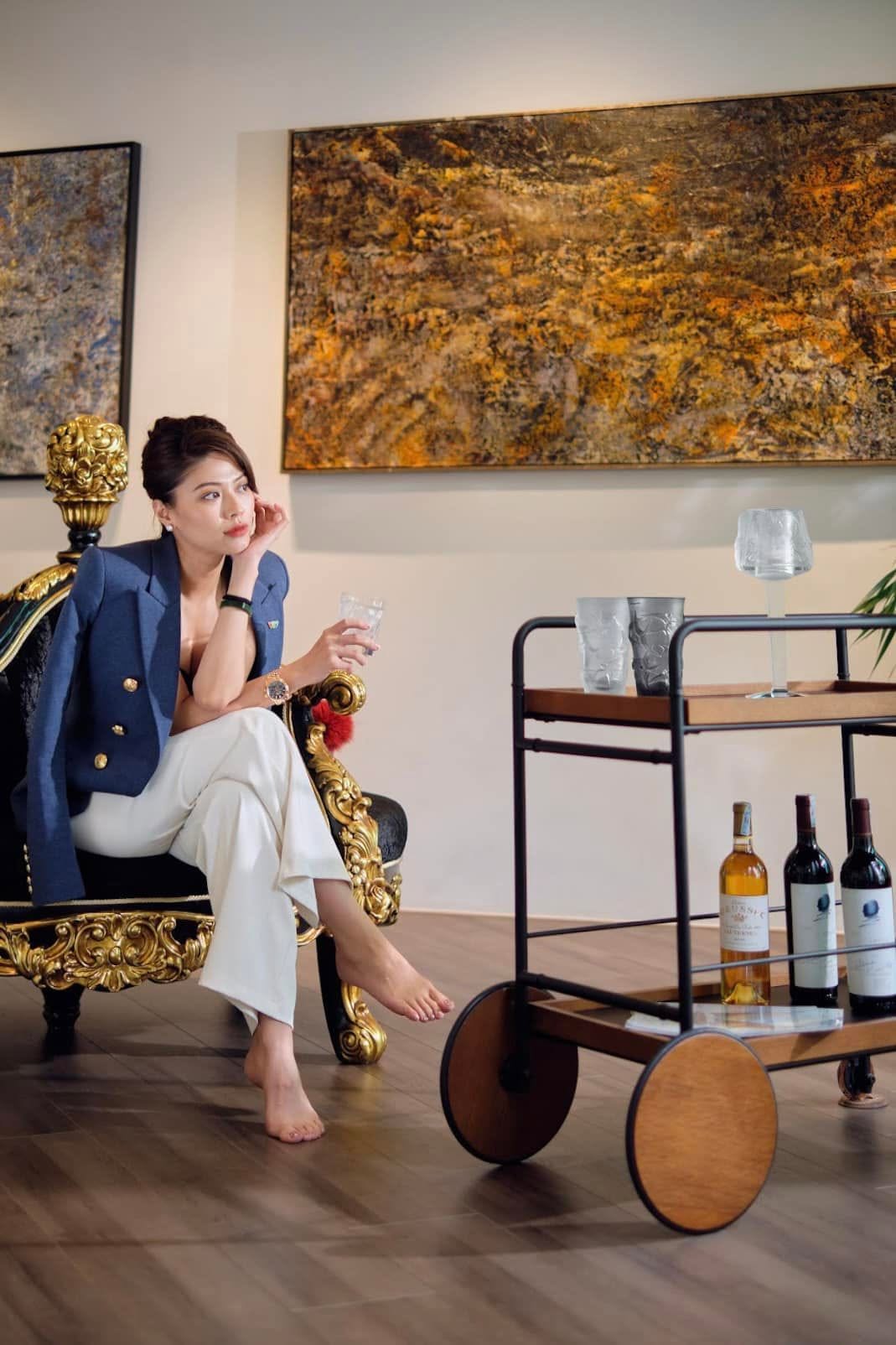 Căn nhà Hà thành, có bể bơi riêng của