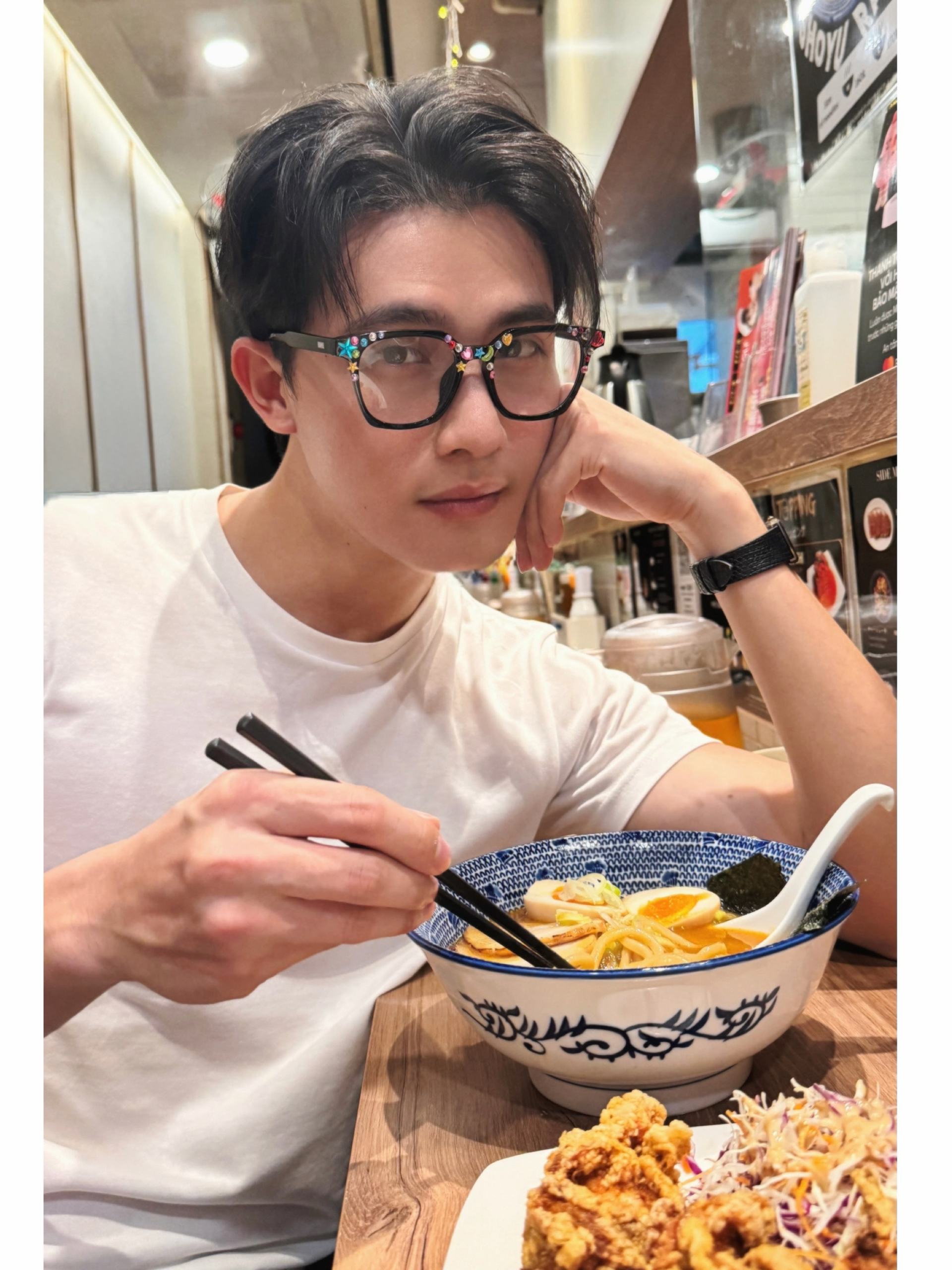 Phim Tết của Trấn Thành lộ diện nam chính thứ 2: Đôi mắt ướt đẹp mê hồn, tình tin đồn của nửa showbiz