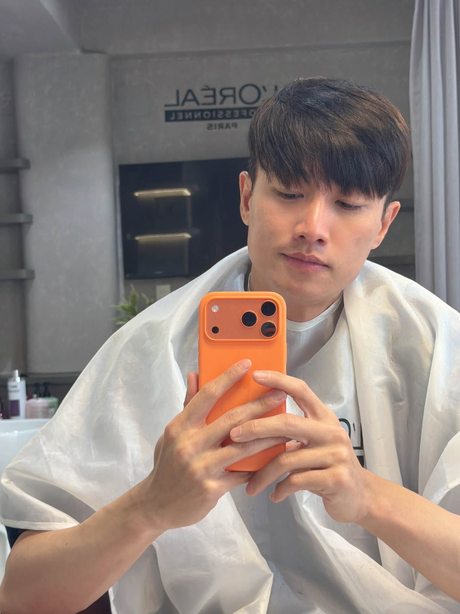Làn da mịn màng của nam tài tử khi được chăm sóc kỹ tại nhà.