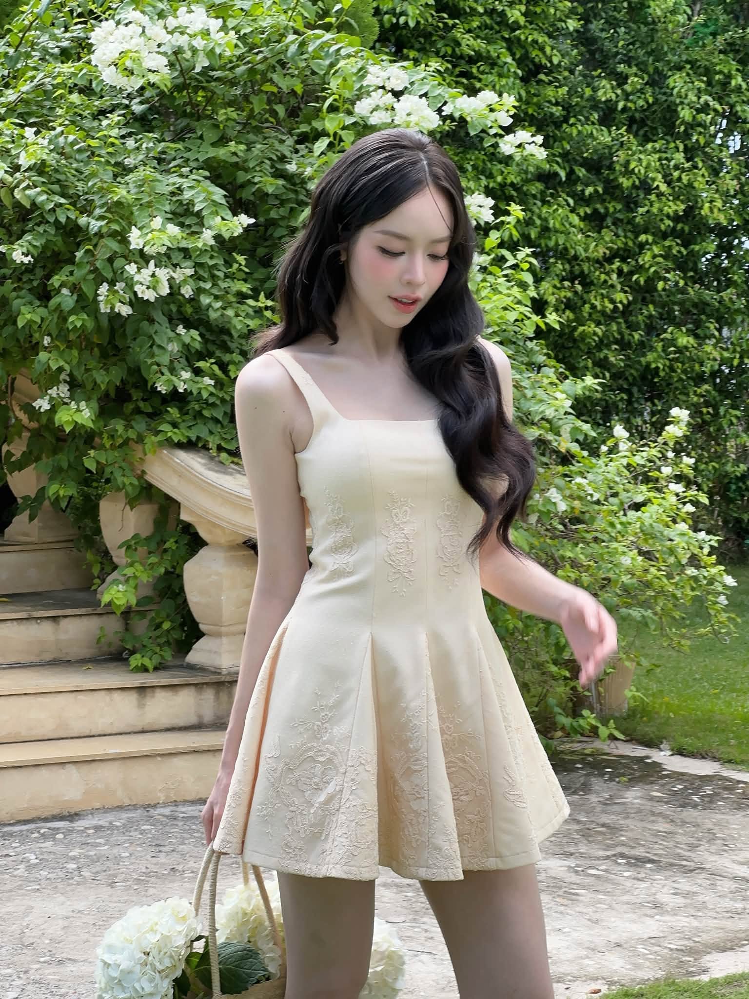 Mỹ nhân Vbiz gương mặt ngọt ngào như búp bê Barbie, mỗi lần lên đồ là một lần thị phạm mặc đẹp