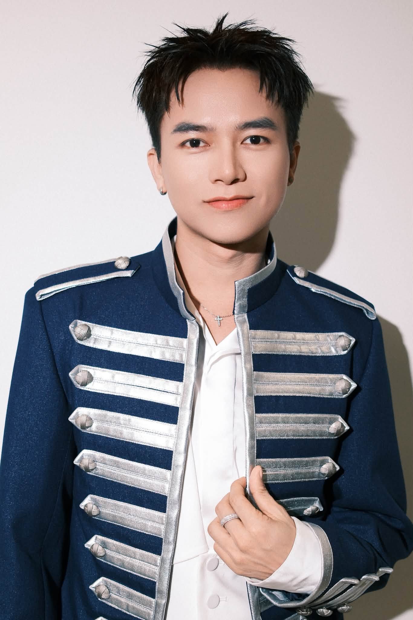 Bùi Công Nam được biết đến với vai trò ca nhạc sĩ đứng sau nhiều ca khúc nổi bật của Vpop 