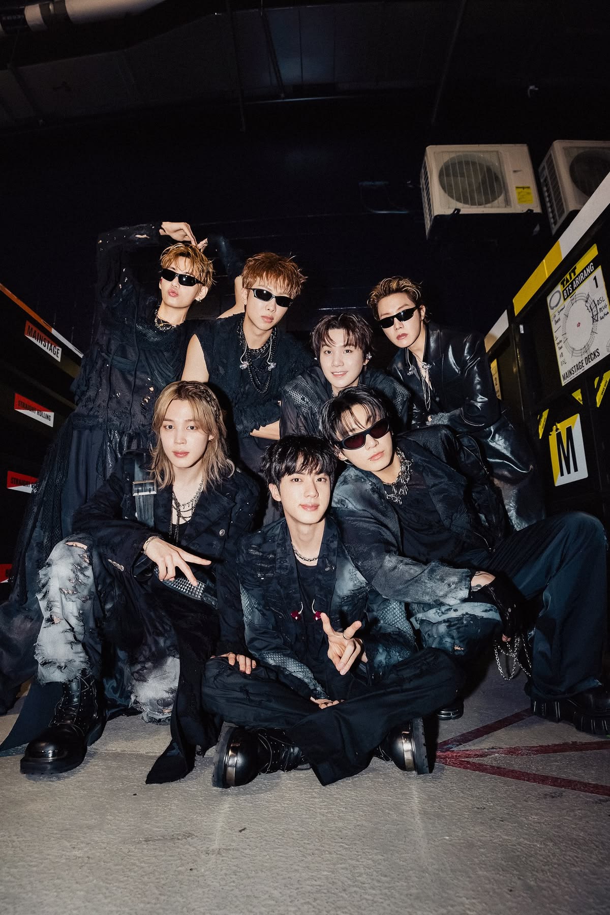 BTS vắng mặt vì đang dồn toàn bộ nguồn lực và thời gian cho các chuyến lưu diễn thế giới