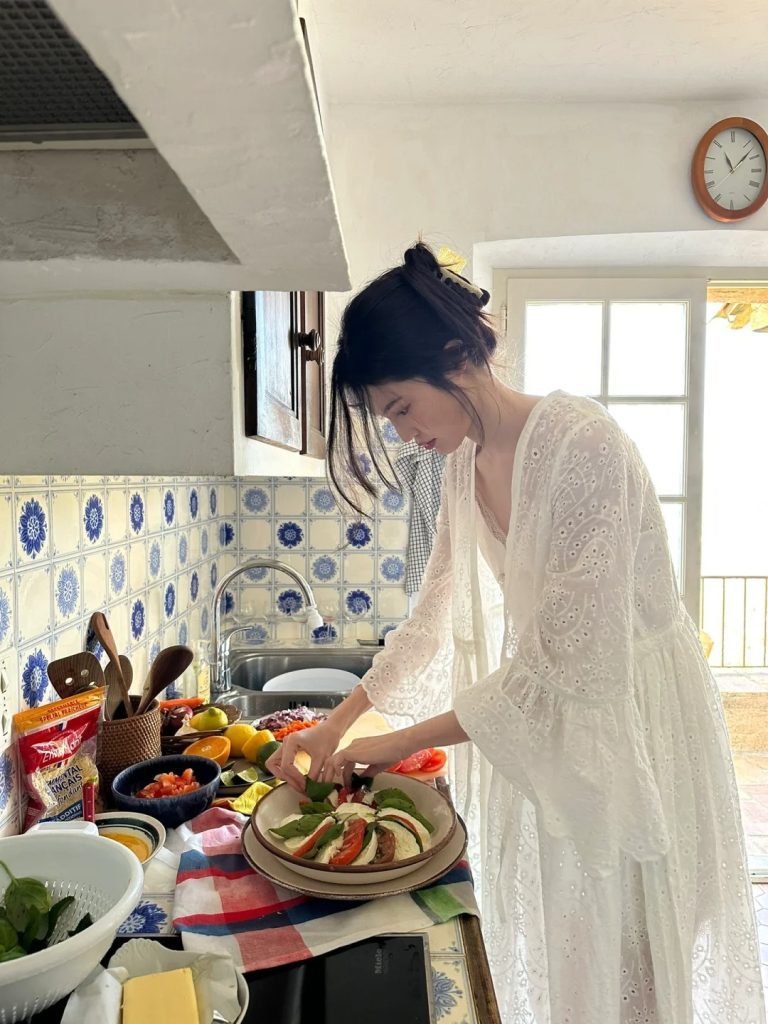 Cơm nhà nàng thơ H.T. và chồng chủ tịch nổi tiếng showbiz