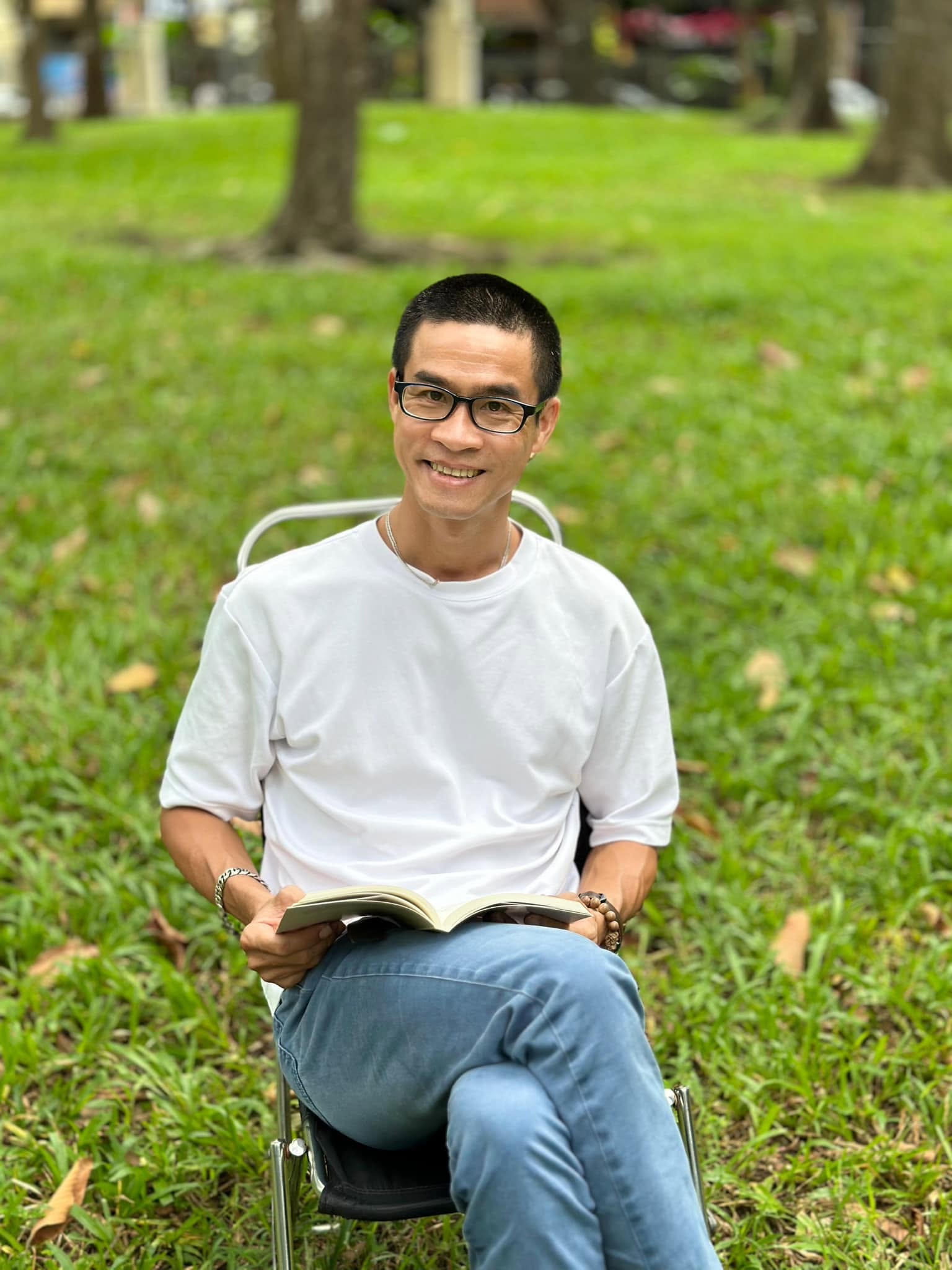 Nhà báo, nhà thơ, nhà phê bình phim Nguyễn Phong Việt
