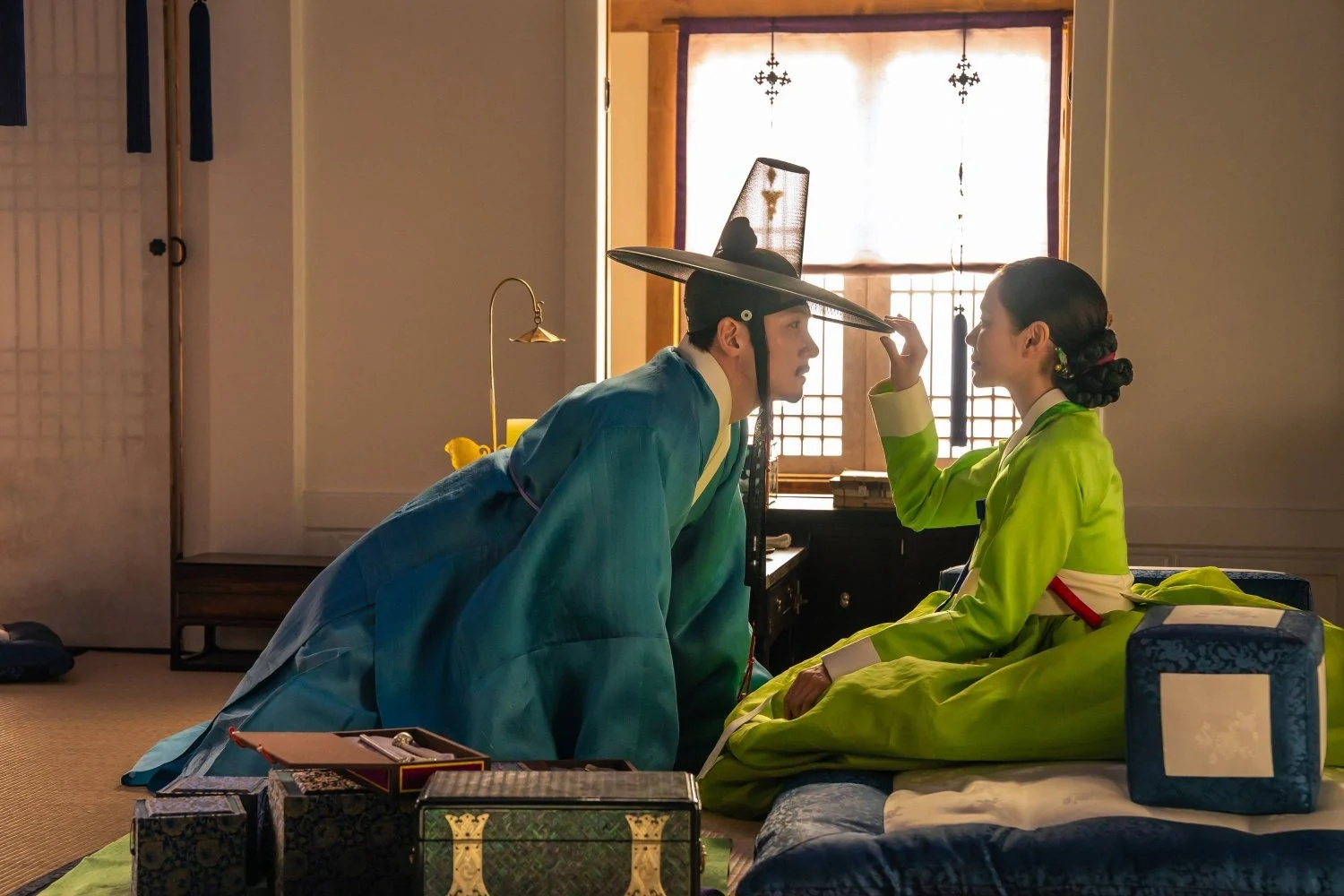 The Scandal: Nồi lẩu thập cẩm gắn mác 19+, cảnh nóng vượt mức cho phép 