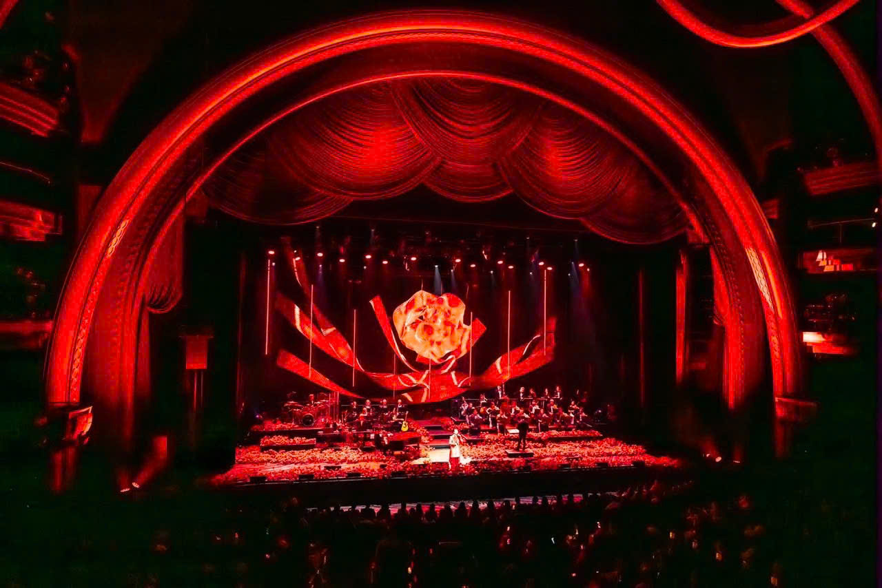 Concert Sketch A Rose tại Dolby Theatre (Los Angeles), “thánh đường” của lễ trao giải Oscar danh giá từ năm 2002