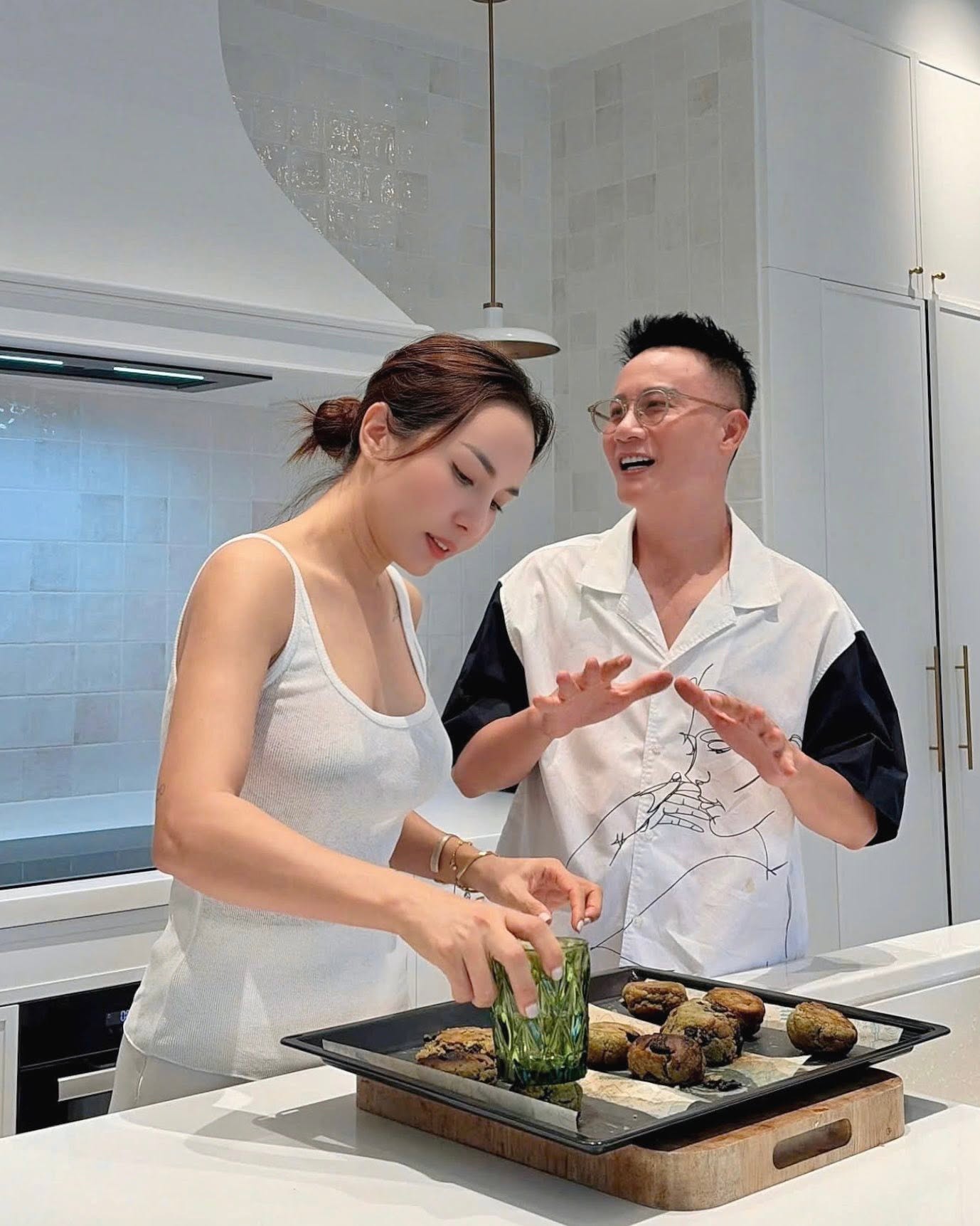 Nam nghệ sĩ Việt cưới vợ miền Tây, sở hữu biệt thự nhà vườn rộng 500m²