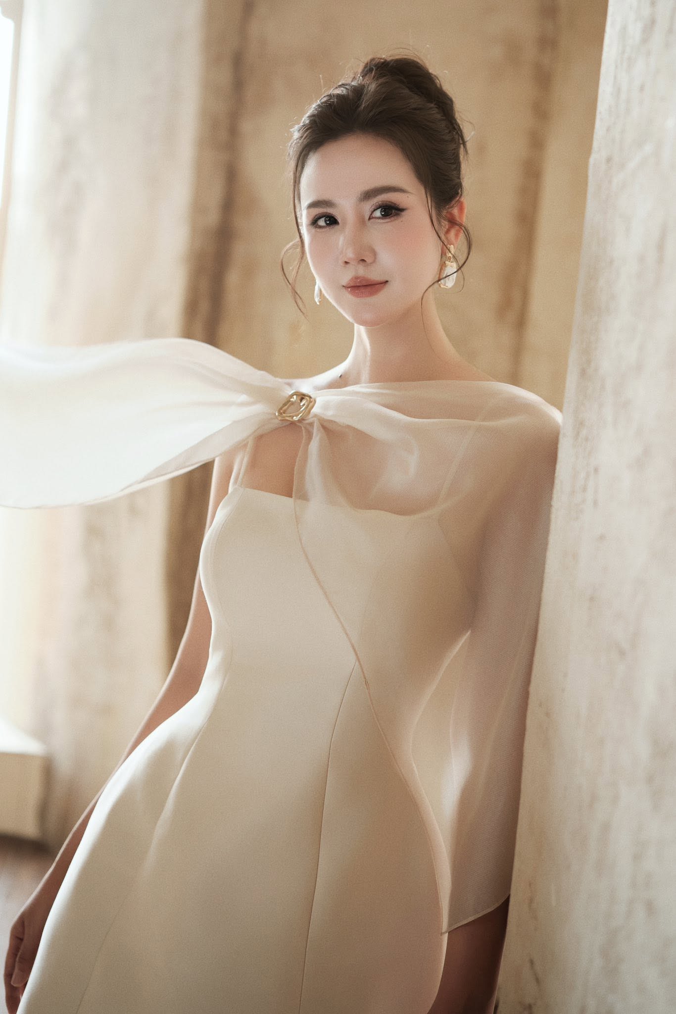 Làm mẹ đơn thân, mỹ nhân showbiz tuổi 36 vẫn giữ vẻ trẻ trung, sành điệu