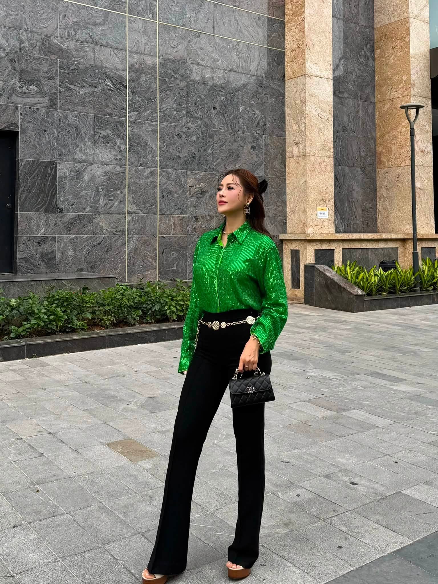Nữ ca sĩ Việt gác hào quang showbiz: Bỏ phố về quê xây nhà 11 tỷ, làm mẹ đơn thân nuôi 3 con trai