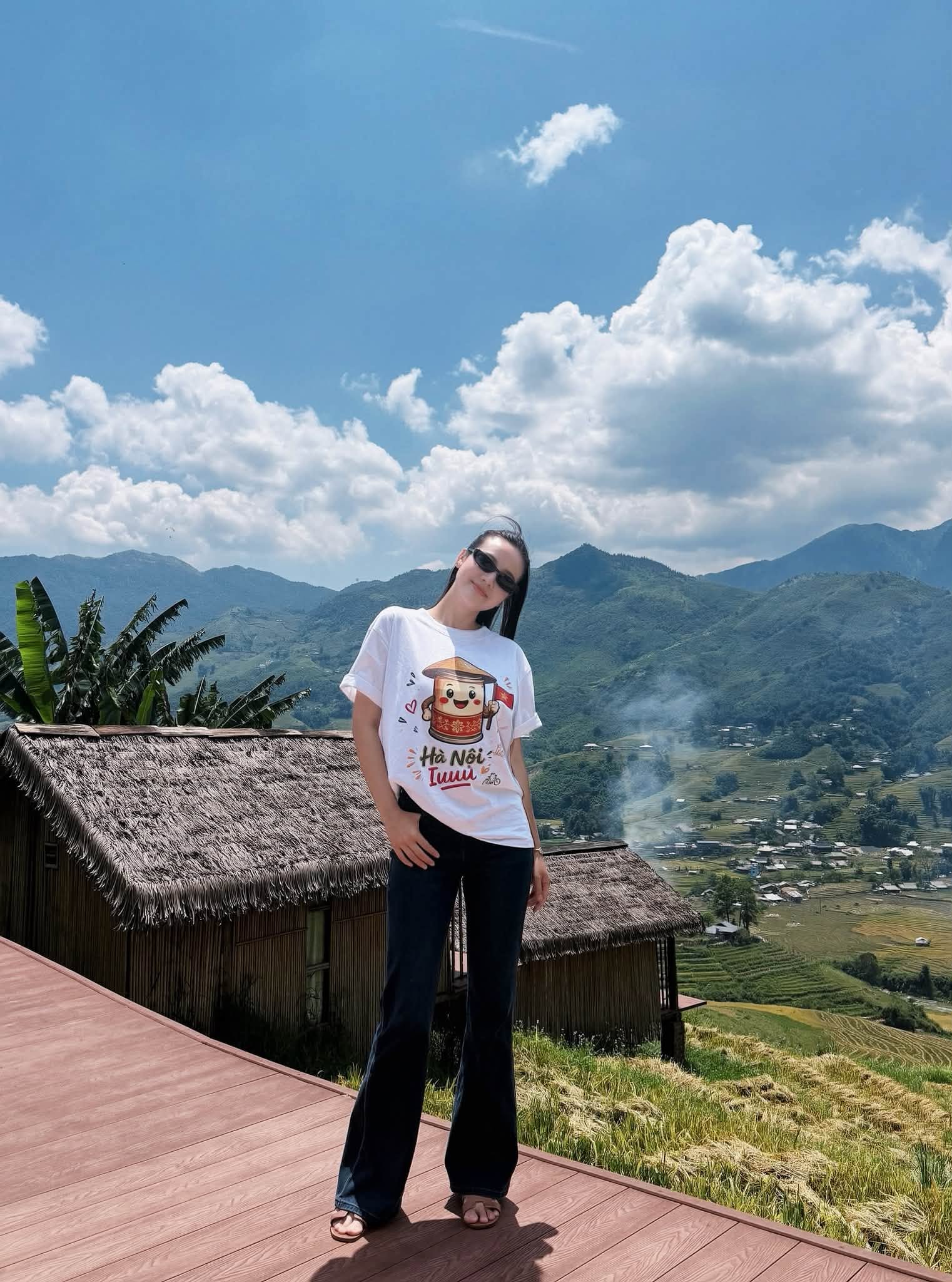 Làm mẹ đơn thân, mỹ nhân showbiz tuổi 36 vẫn giữ vẻ trẻ trung, sành điệu