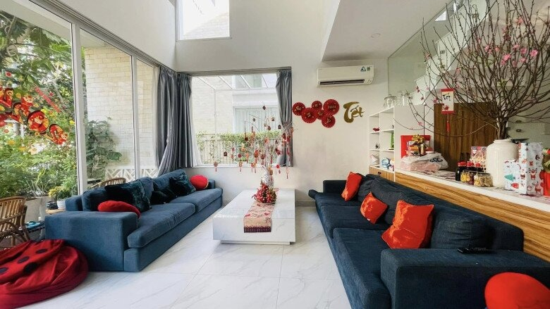 Nữ diễn viên Việt sở hữu biệt thự 4 tầng ở Sài thành, làm mẹ đơn thân một mình nuôi 2 con