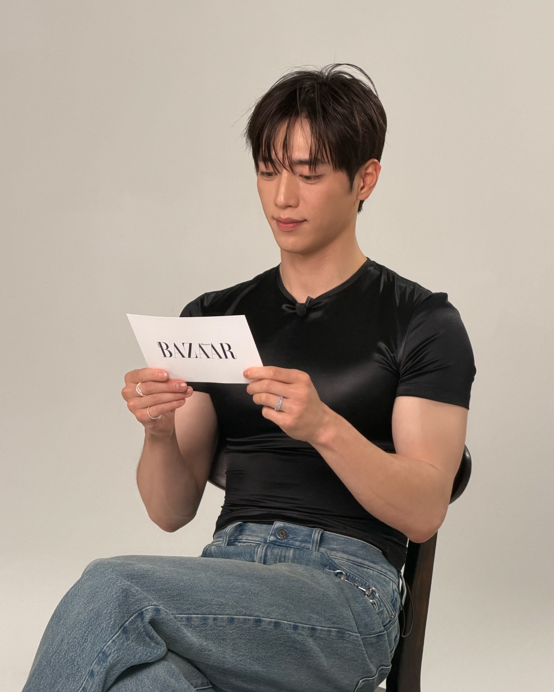 Đường nét gương mặt hoàn hảo được công chúng ví như sản phẩm từ AI của Seo Kang Joon.