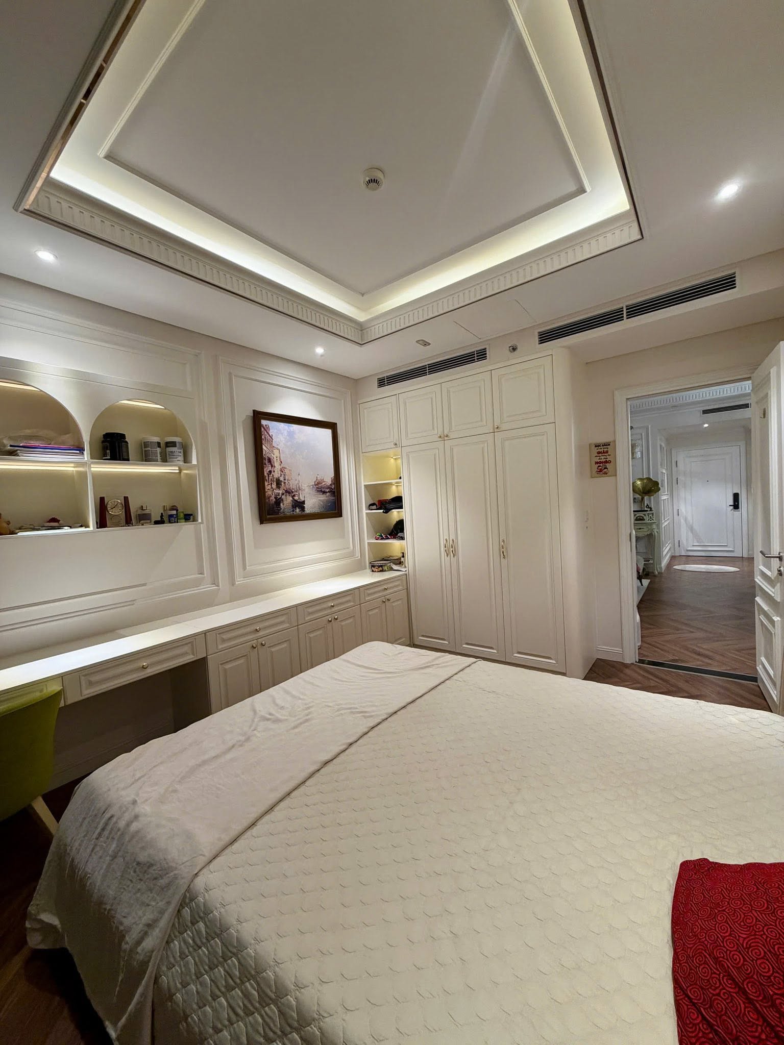 Nam NSƯT 46 tuổi cưới vợ lần 3: Sống 2 năm trong căn hộ 14 tỷ, nay bất ngờ rao bán