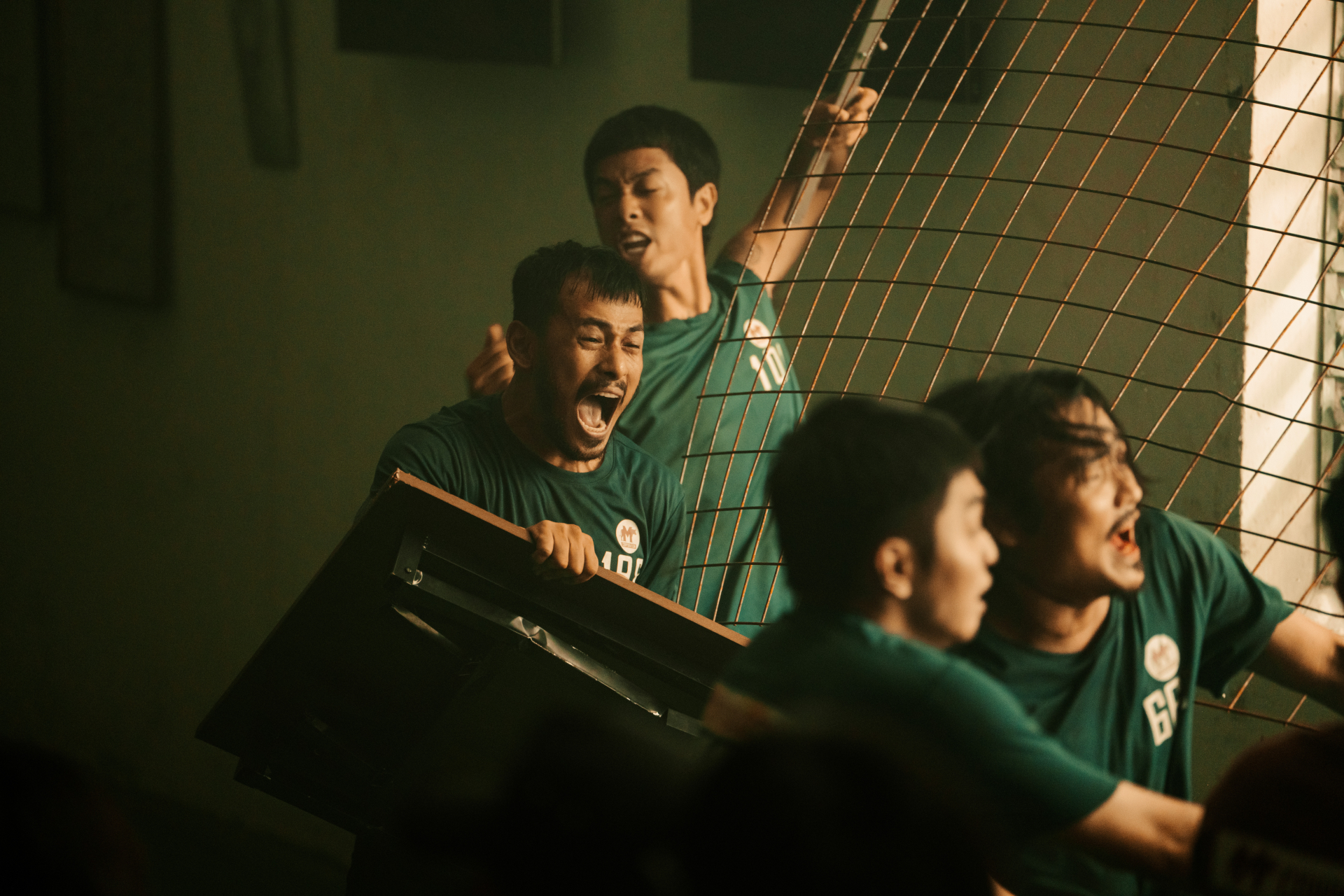  Tin nổi không: Trại Buôn Người chiếu 3 tiếng kiếm 10 tỷ, doanh thu ngày gấp 4 lần loạt phim Việt gộp lại