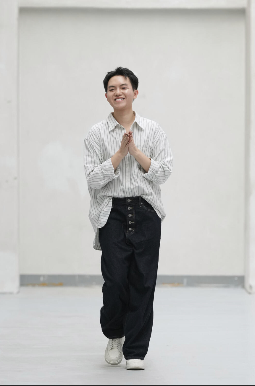 NTK Phan Đăng Hoàng vừa hoàn thành show diễn thứ 3 tại Milan ở tuổi 26. 