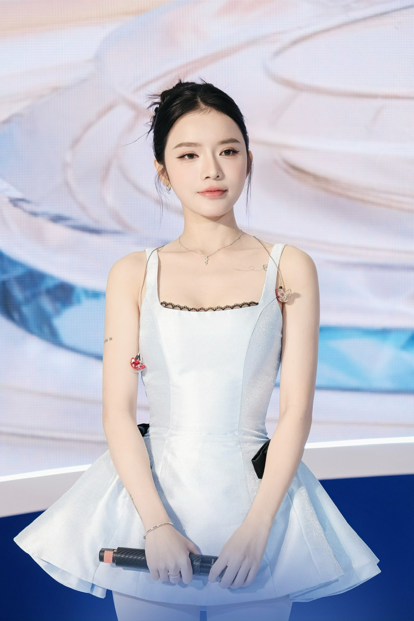 Những câu chuyện xoay quanh Lyly đã bị kéo đi quá xa