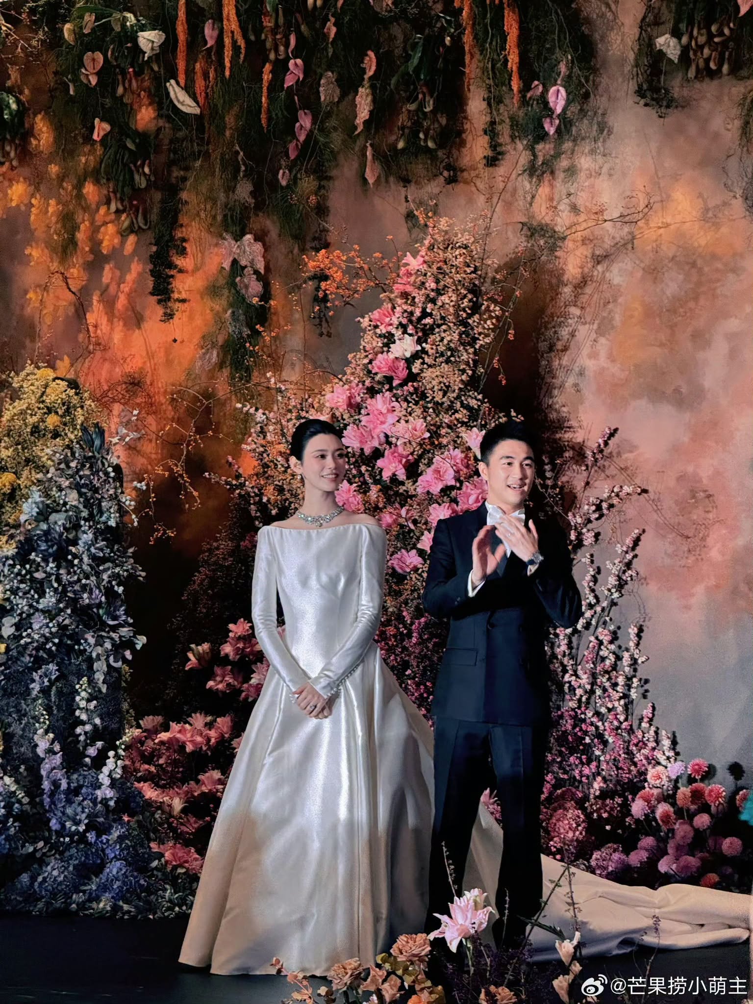 Lần thứ 2 diện chiếc váy Couture của Dior, Hề Mộng Dao được nhìn thấy dường như đã sút cân kha khá...