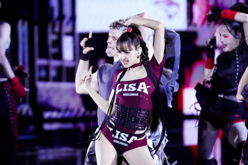 Với chiến thắng Best Pop và màn trình diễn tại VMAs, Lisa tiếp tục cho thấy sức hút của một nghệ sĩ solo K-pop trên sân khấu âm nhạc quốc tế