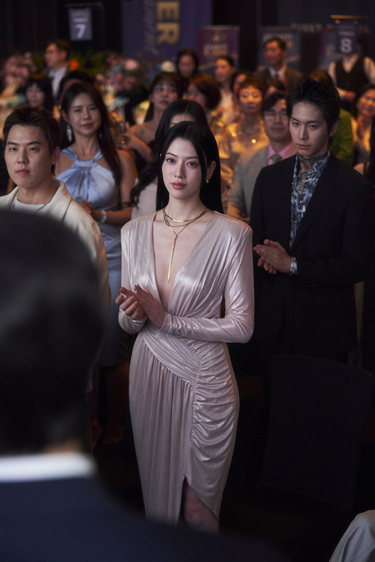 Phim 18+ có minh tinh Việt chiếm top 1 Hàn Quốc: 6 ngày lượt xem tăng 735%, Lee Min Ho - Han Soo Hee chịu thua