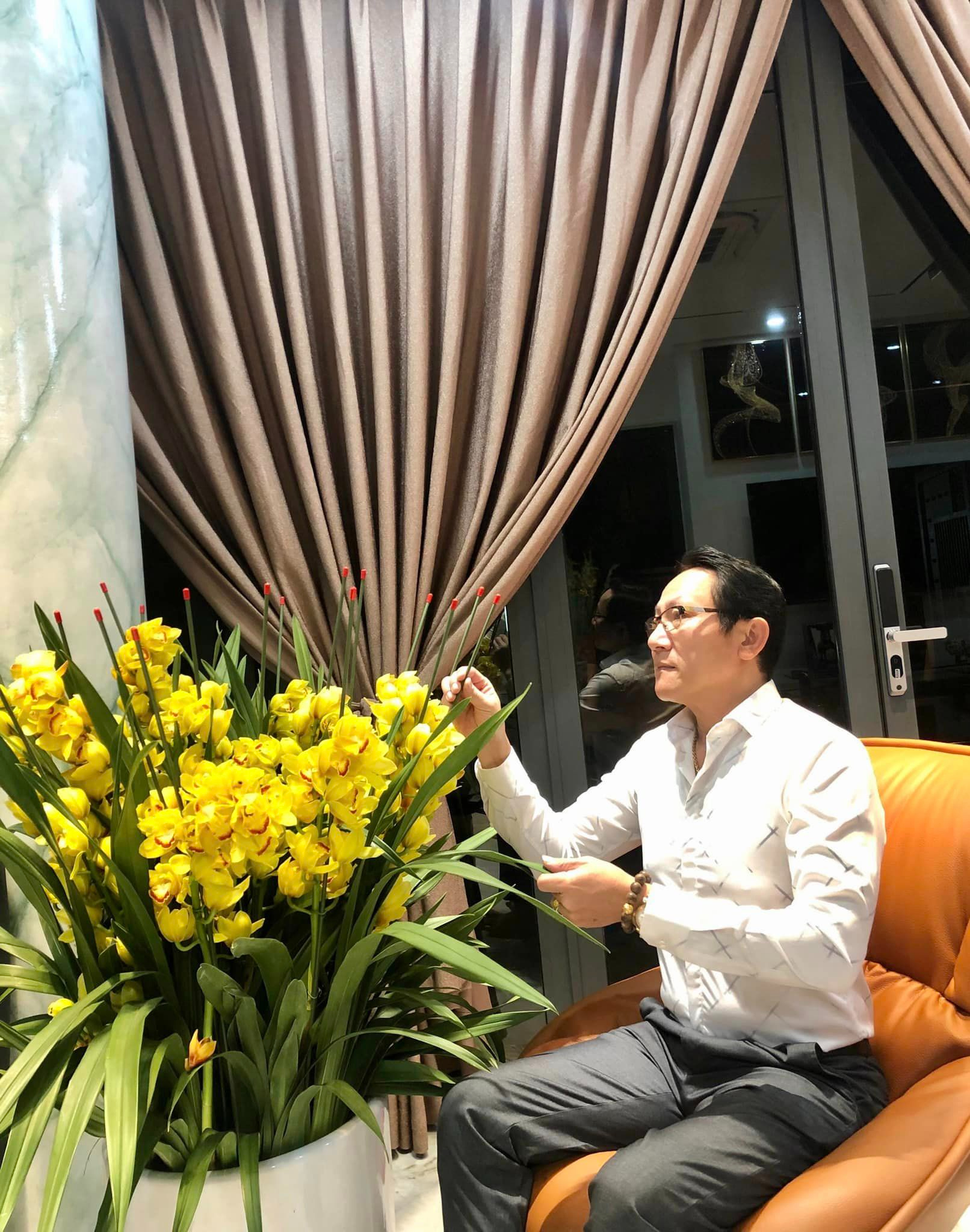 Nam NSƯT 58 tuổi tận hưởng cuộc sống thảnh thơi, sở hữu biệt thự 2 mặt tiền gần biển Đà Nẵng