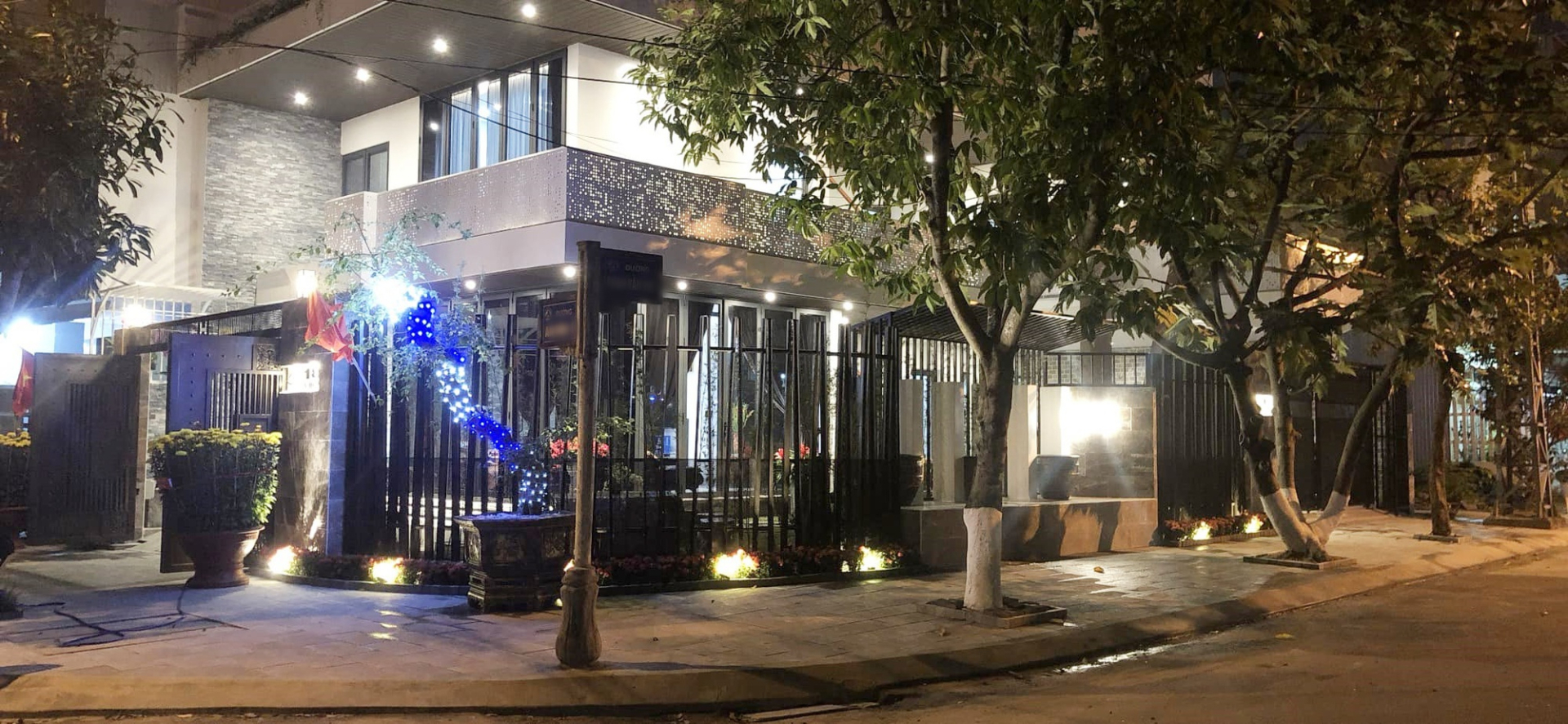 Nam NSƯT 58 tuổi tận hưởng cuộc sống thảnh thơi, sở hữu biệt thự 2 mặt tiền gần biển Đà Nẵng