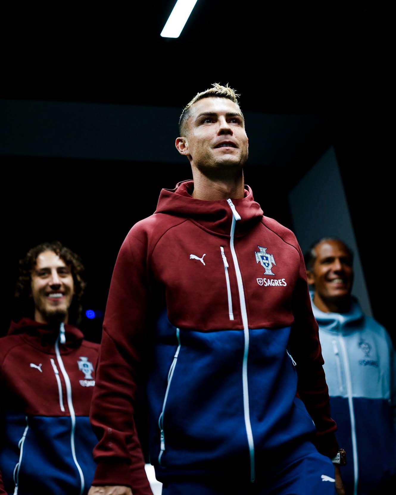 Ronaldo rời tuyển Bồ Đào Nha (Ảnh: FBNV)