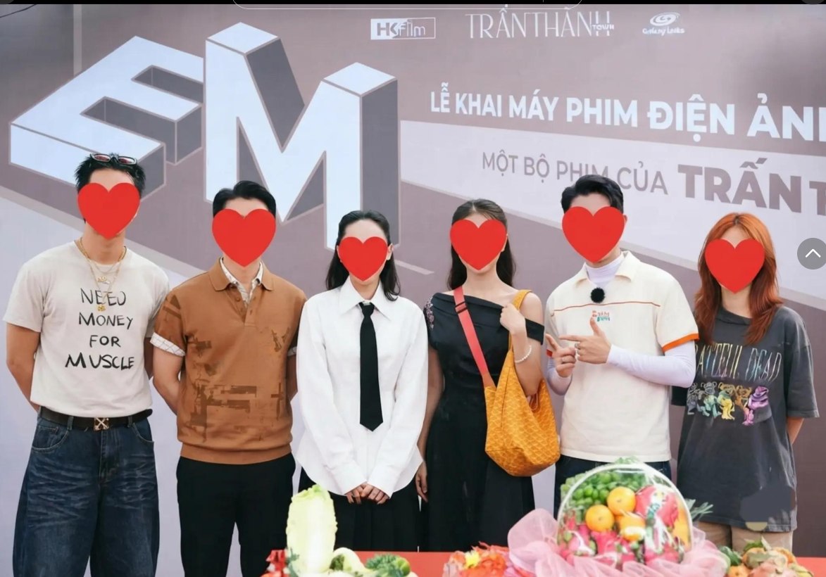 Bức ảnh lan truyền trên mạng xã hội được cho là dàn diễn viên trong phim của Trấn Thành