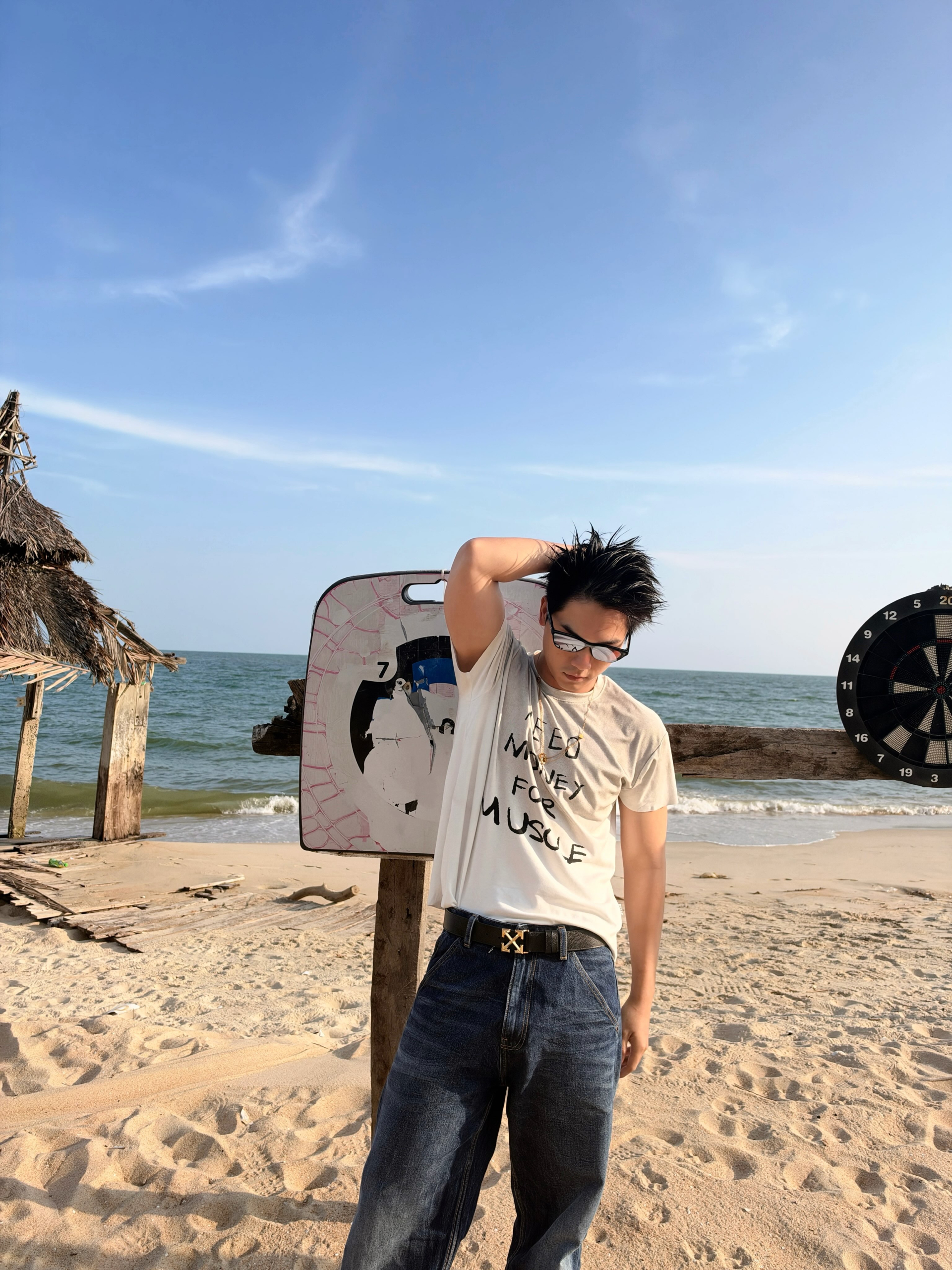 Outfit này thì lệch làm sao được?
