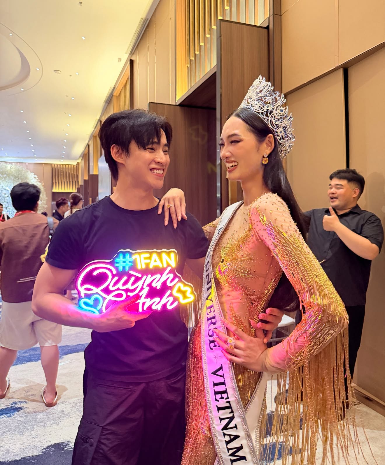 Anh cũng có mặt trong đêm Chung kết Miss Universe Vietnam để ủng hộ bạn gái. Ảnh: FBNV