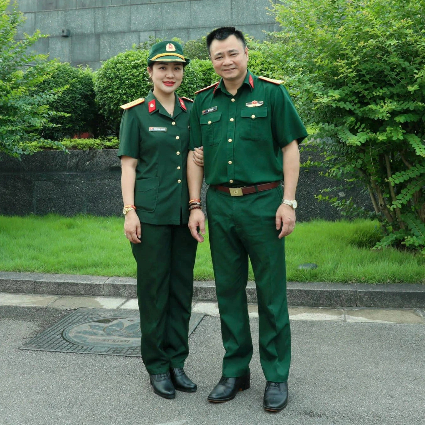 Nam NSND mang hàm Đại tá, cưới vợ kém 12 tuổi, ở chung cư cao cấp Hà Nội