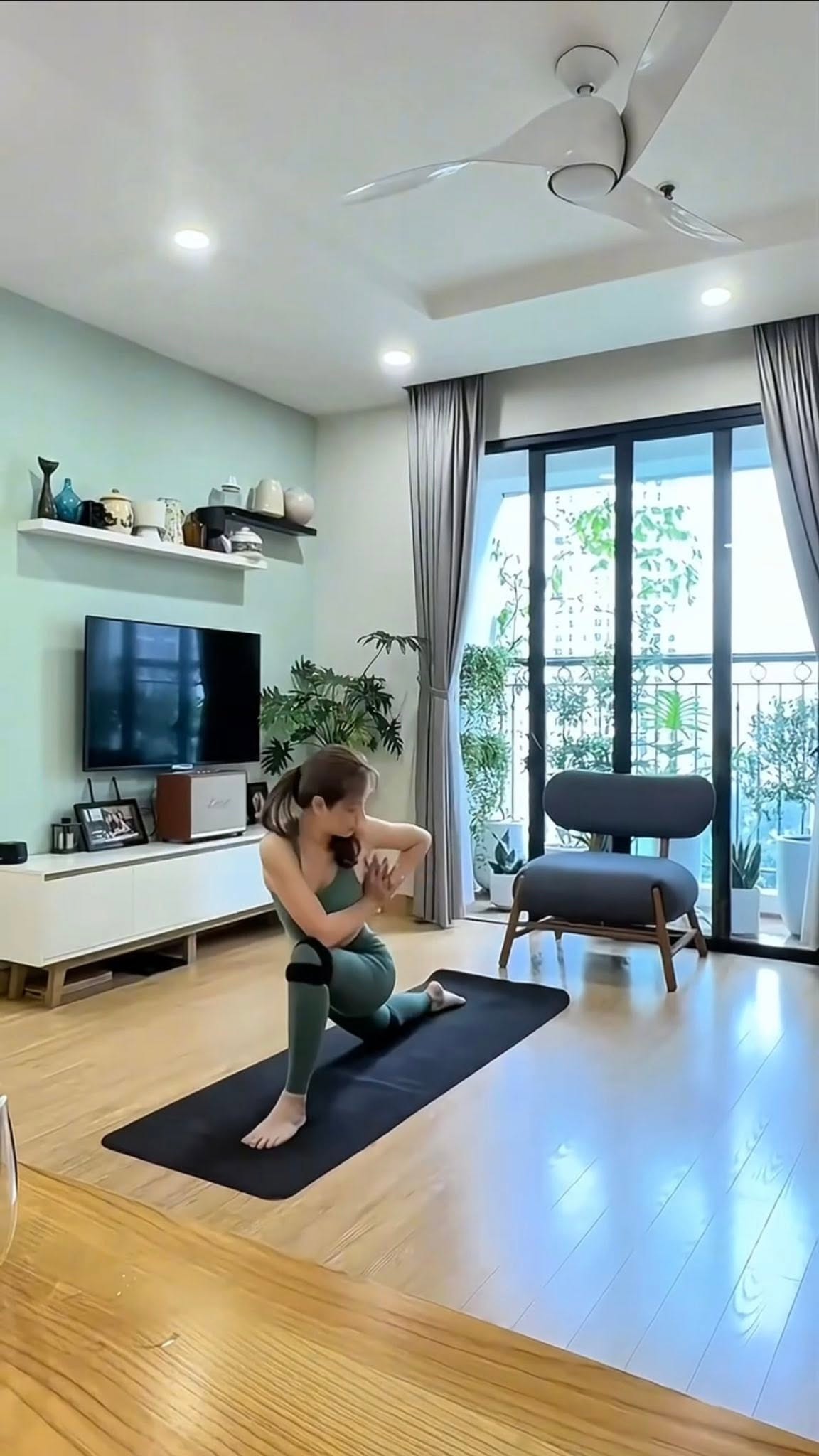 Nữ MC SN 1983 ly hôn rồi tái hôn với mối tình đầu: Chồng là đạo diễn, giờ sống ở chung cư Hà Nội