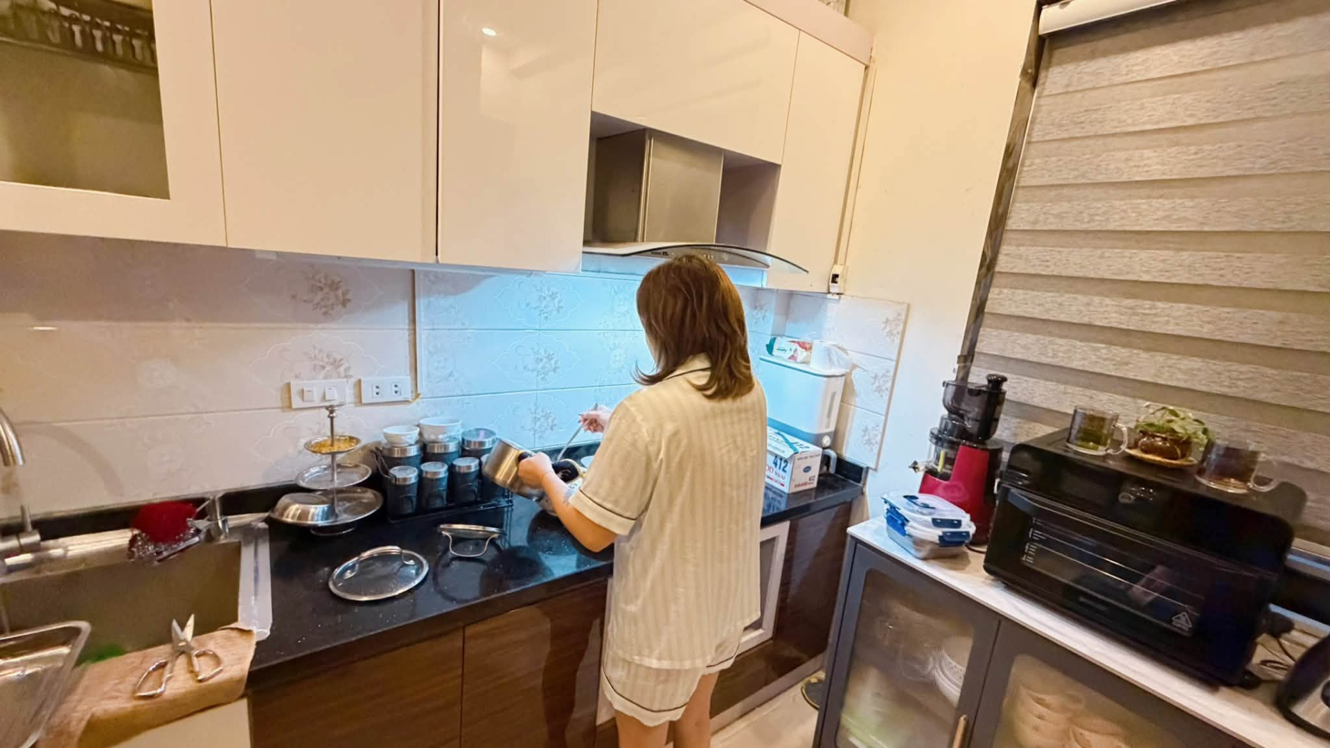 MC SN 1985 từng dẫn Chúng Tôi Là Chiến Sĩ: Giờ làm mẹ 3 con, sống trong nhà tầng Hà Nội