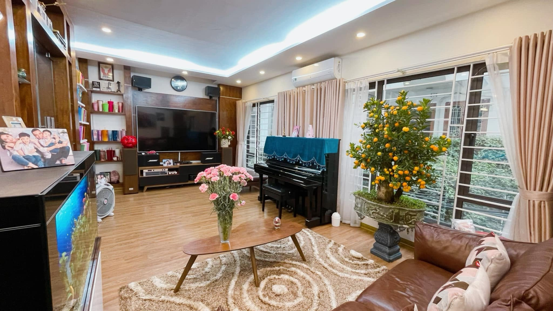 MC SN 1985 từng dẫn Chúng Tôi Là Chiến Sĩ: Giờ làm mẹ 3 con, sống trong nhà tầng Hà Nội