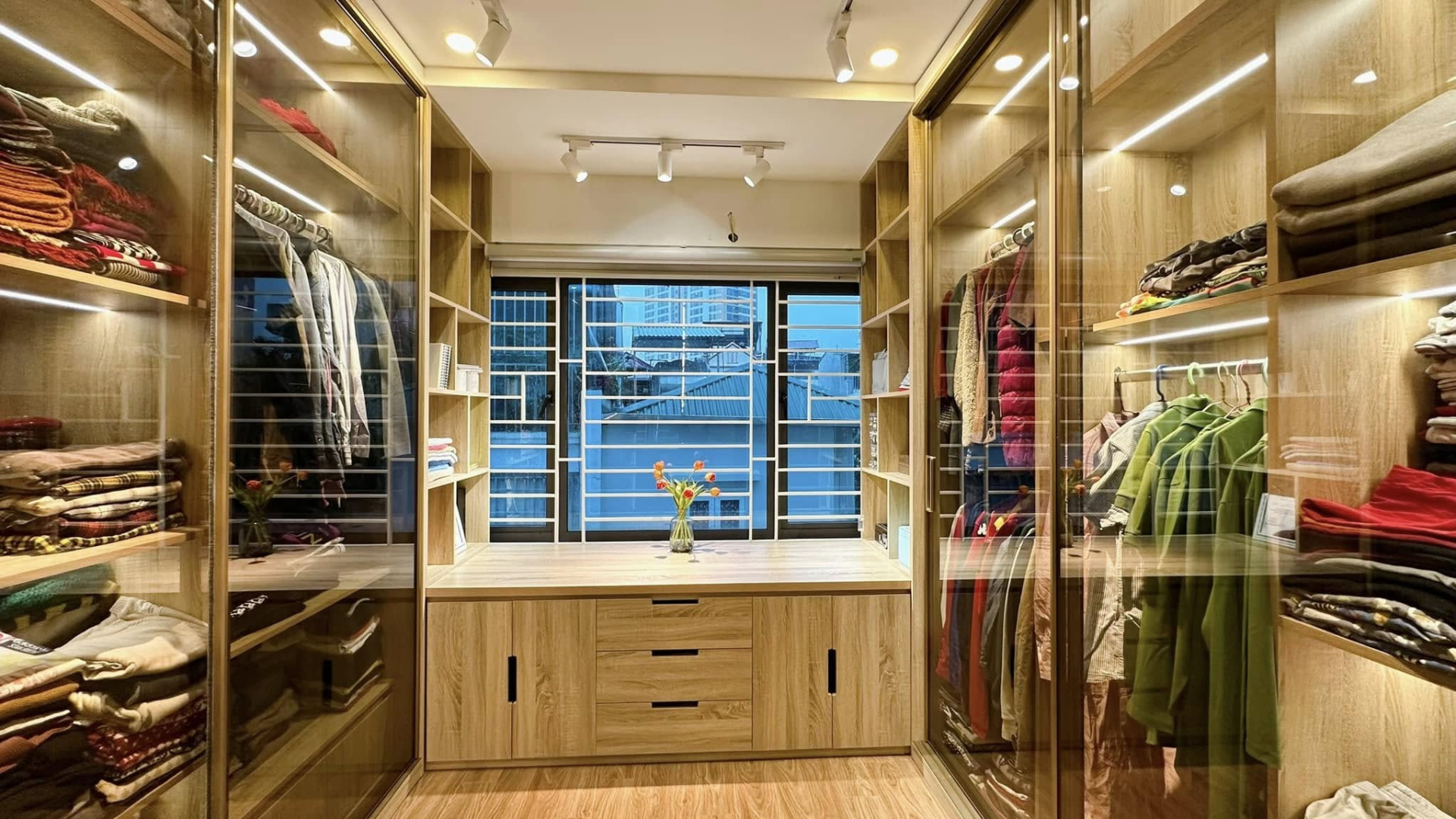 MC SN 1985 từng dẫn Chúng Tôi Là Chiến Sĩ: Giờ làm mẹ 3 con, sống trong nhà tầng Hà Nội