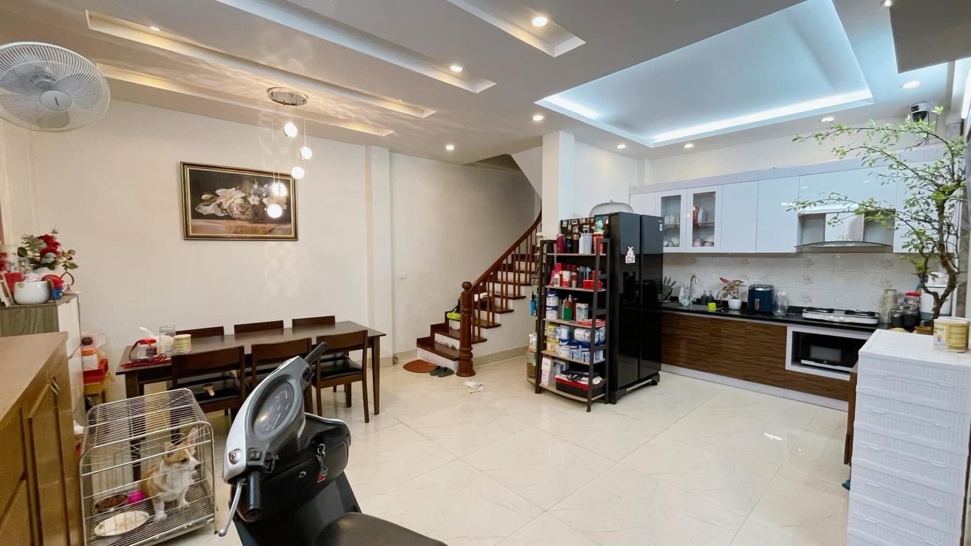 MC SN 1985 từng dẫn Chúng Tôi Là Chiến Sĩ: Giờ làm mẹ 3 con, sống trong nhà tầng Hà Nội