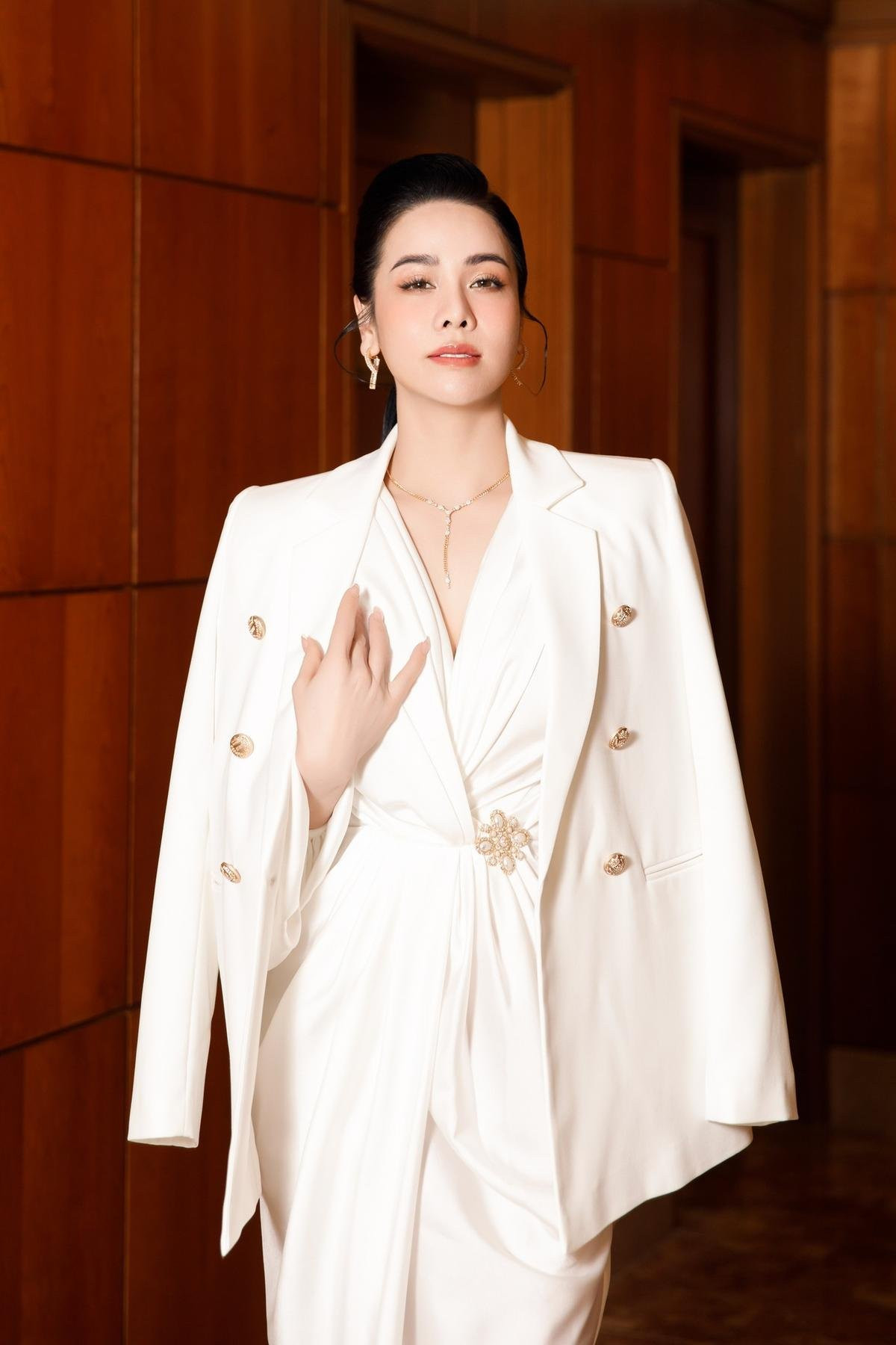Nữ chủ tịch SN 1985 là mẹ đơn thân showbiz, sống cùng con gái trong biệt thự 20 tỷ 