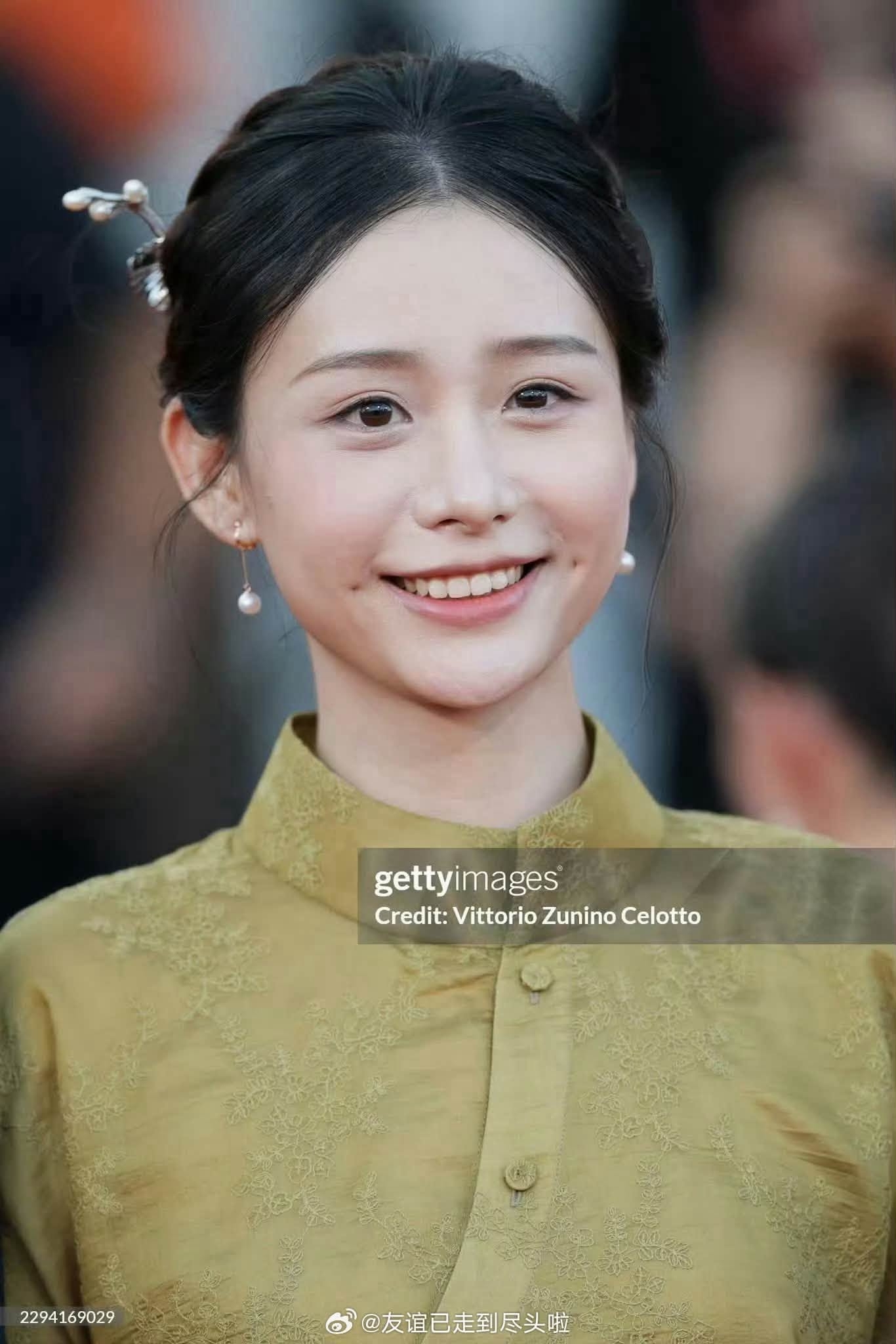 Ngay cả ống kính hung thần của Getty Images cũng không làm khó được Vương Hiểu Tuệ khi tham dự LHP Cannes 2026.