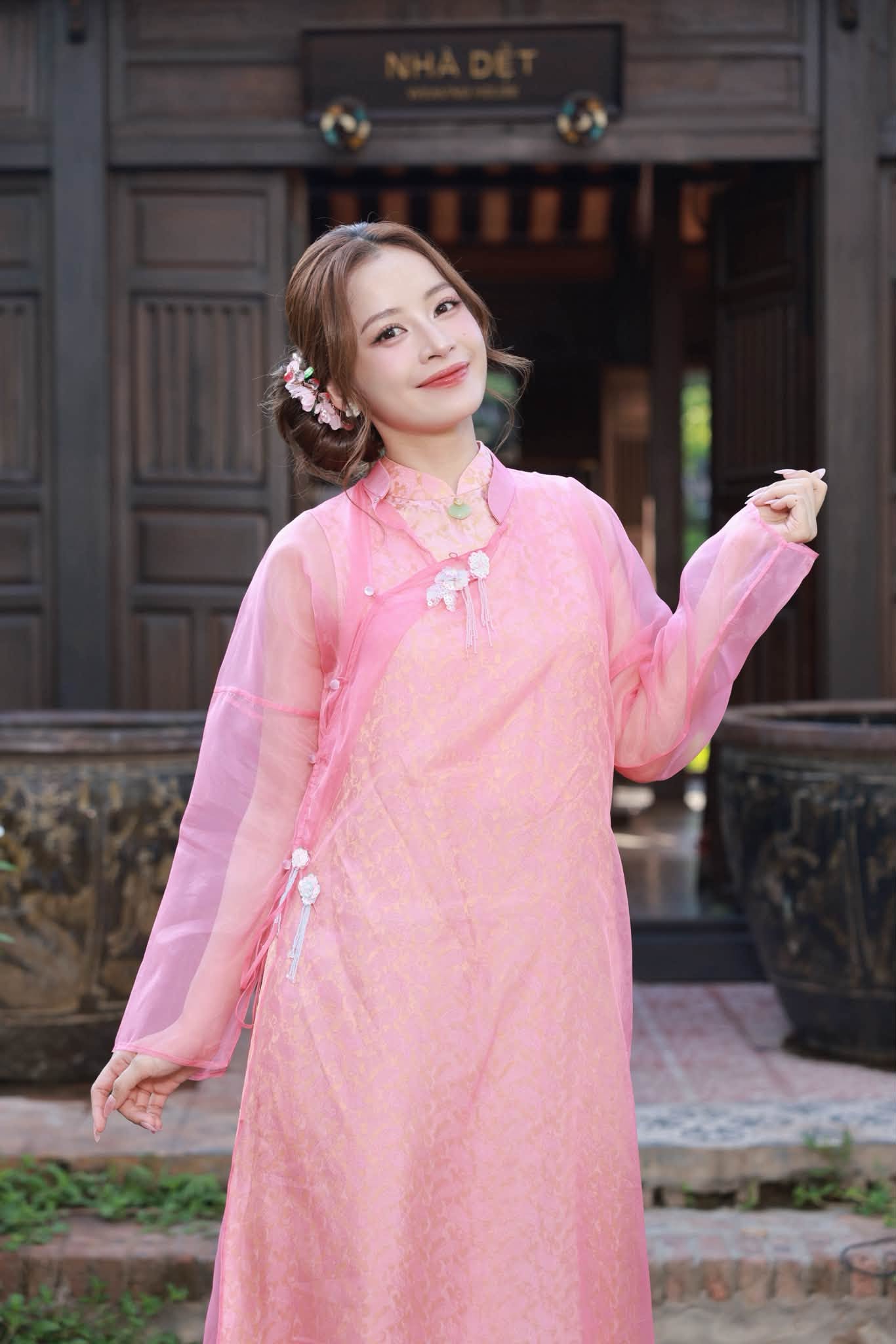 Mỹ nhân Việt làm lu mờ Kim Ji Won, đứng cạnh Suzy vẫn nổi bần bật