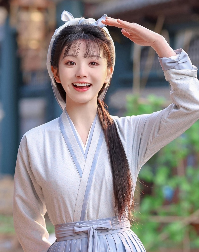 Điền Hi Vi là búp bê cổ trang nức tiếng trong showbiz Trung Quốc.