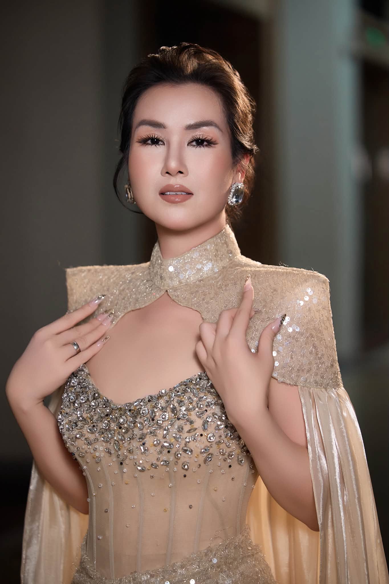 Với việc sở hữu vocal khỏe và khả năng làm chủ sân khấu, đó cũng là lí do khiến nhiều khán giả liên tưởng đến nữ ca sĩ khi nghe Cô Sao thể hiện những đoạn cao trào đầy kỹ thuật