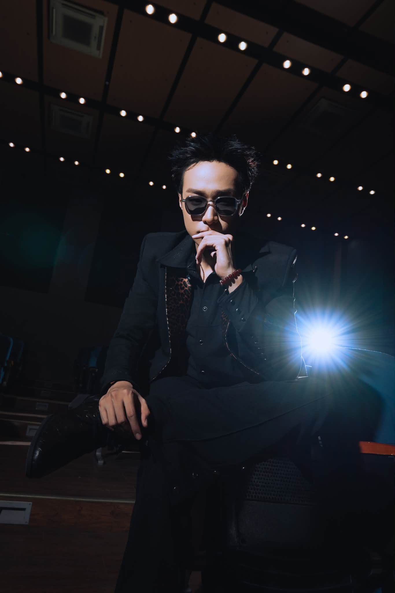 Sau hai lần đăng quang tại Big Song Big Deal 2022 và Vietnam Idol 2023 và giành giải thưởng lớn tại Anh Trai Vượt Ngàn Chông Gai 2026, nam ca sĩ tiếp tục chứng minh bản thân có khả năng tạo dấu ấn ở những sân chơi âm nhạc khác nhau