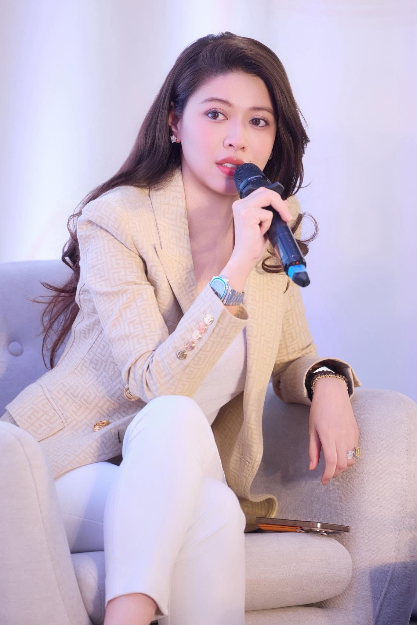 BTV SN 1986 từng dẫn Chuyển động 24h: Ở biệt thự Hà thành sang chảnh, tình duyên đến giờ vẫn là ẩn số