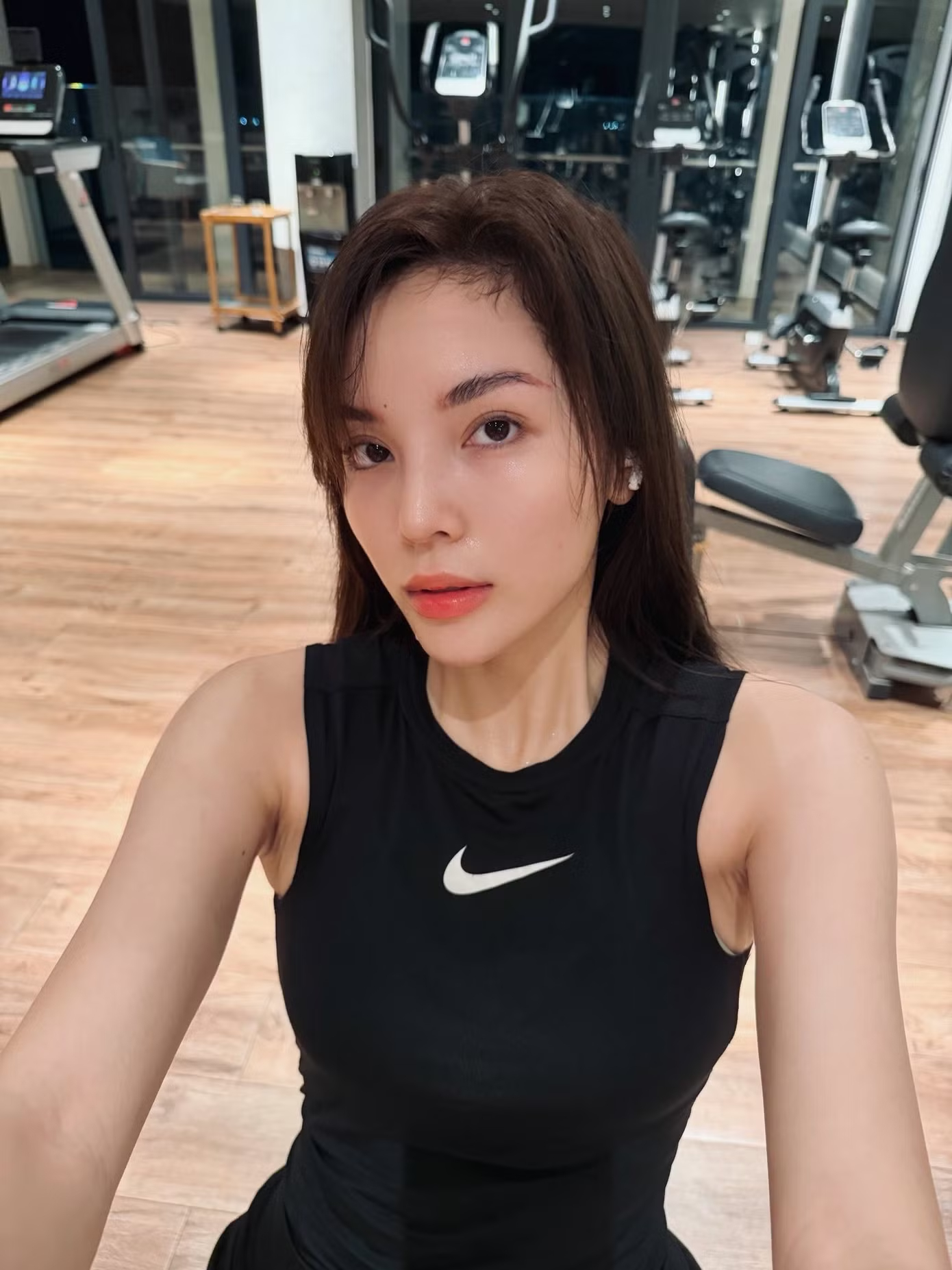 Trên trang cá nhân của nàng Hậu, ảnh selfie phần lớn được chụp ở phòng gym.