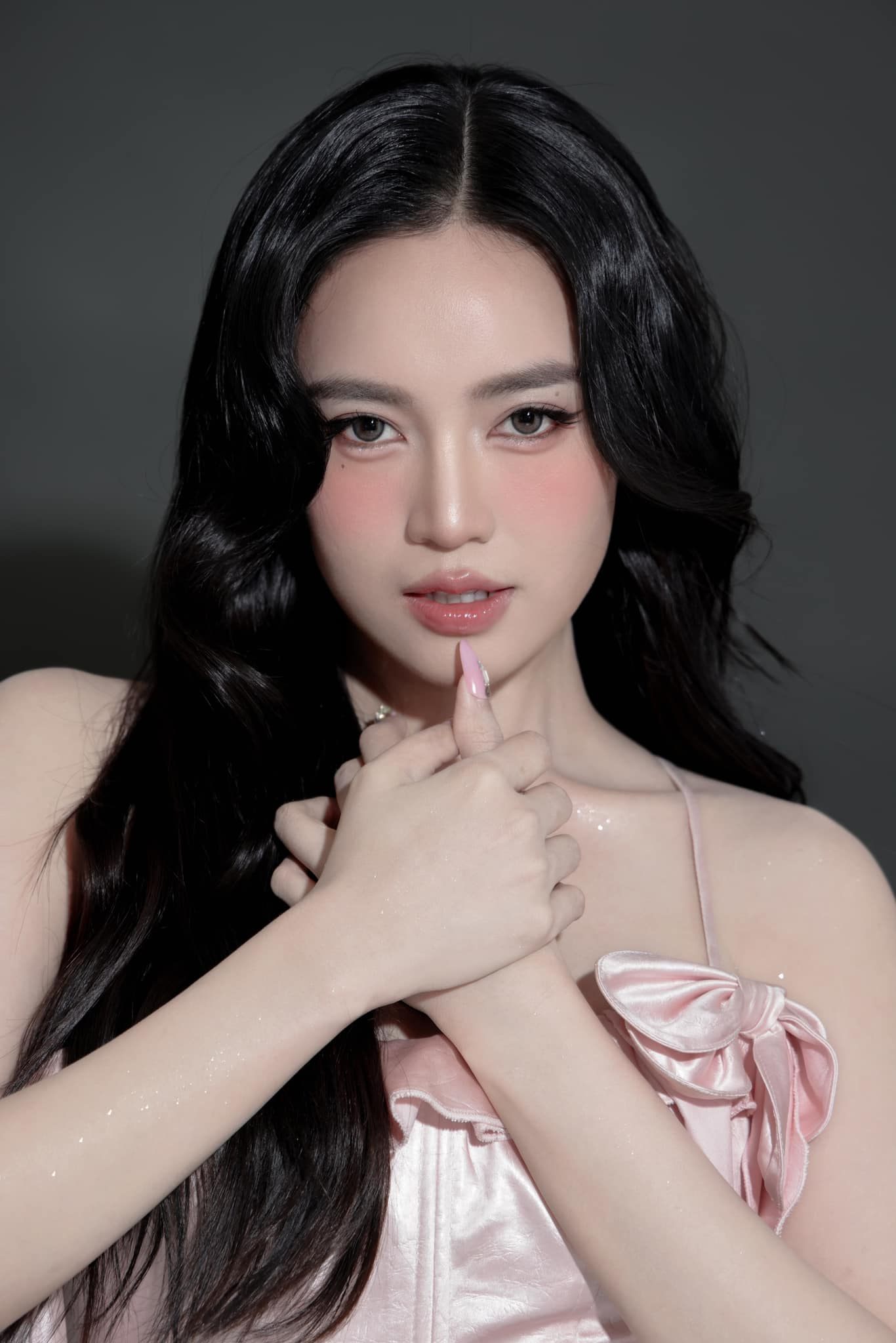 Ninh Dương Lan Ngọc đẹp và cuốn đến mức hashtag tên cô có hơn 13,7 tỷ lượt xem