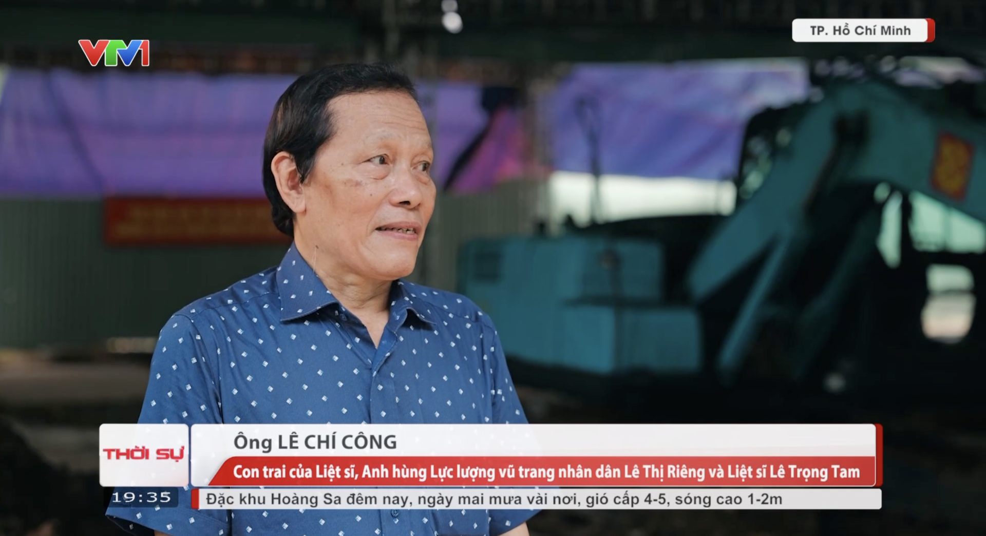 Ông Lê Chí Công, con trai liệt sĩ, Anh hùng Lực lượng vũ trang nhân dân Lê Thị Riêng và liệt sĩ Lê Trọng Tam (Ảnh: VTV)